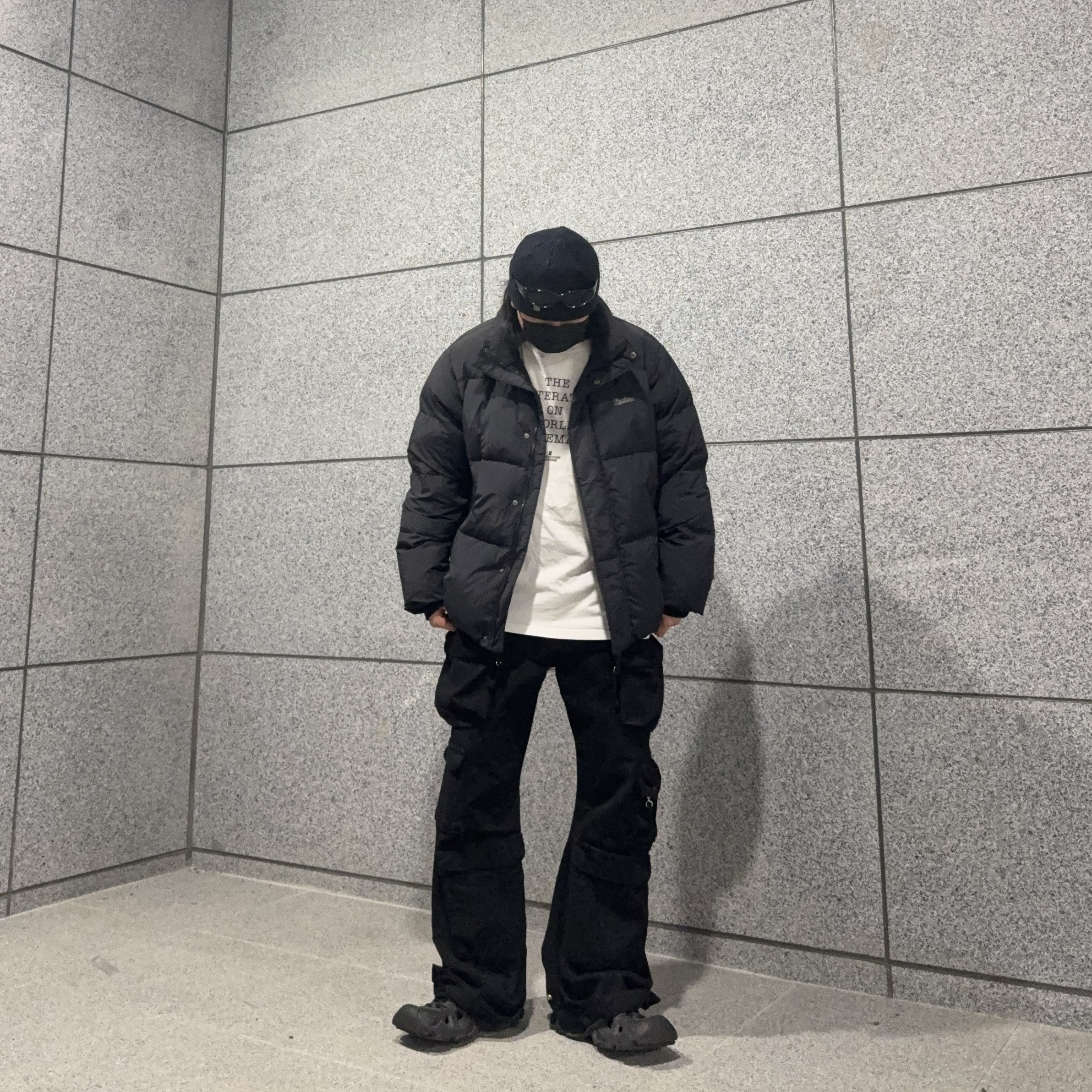Balenciaga HD Lace-Up Sneakers Black, Zara Utility Pocket Pants Black 착용 스타일 - 3