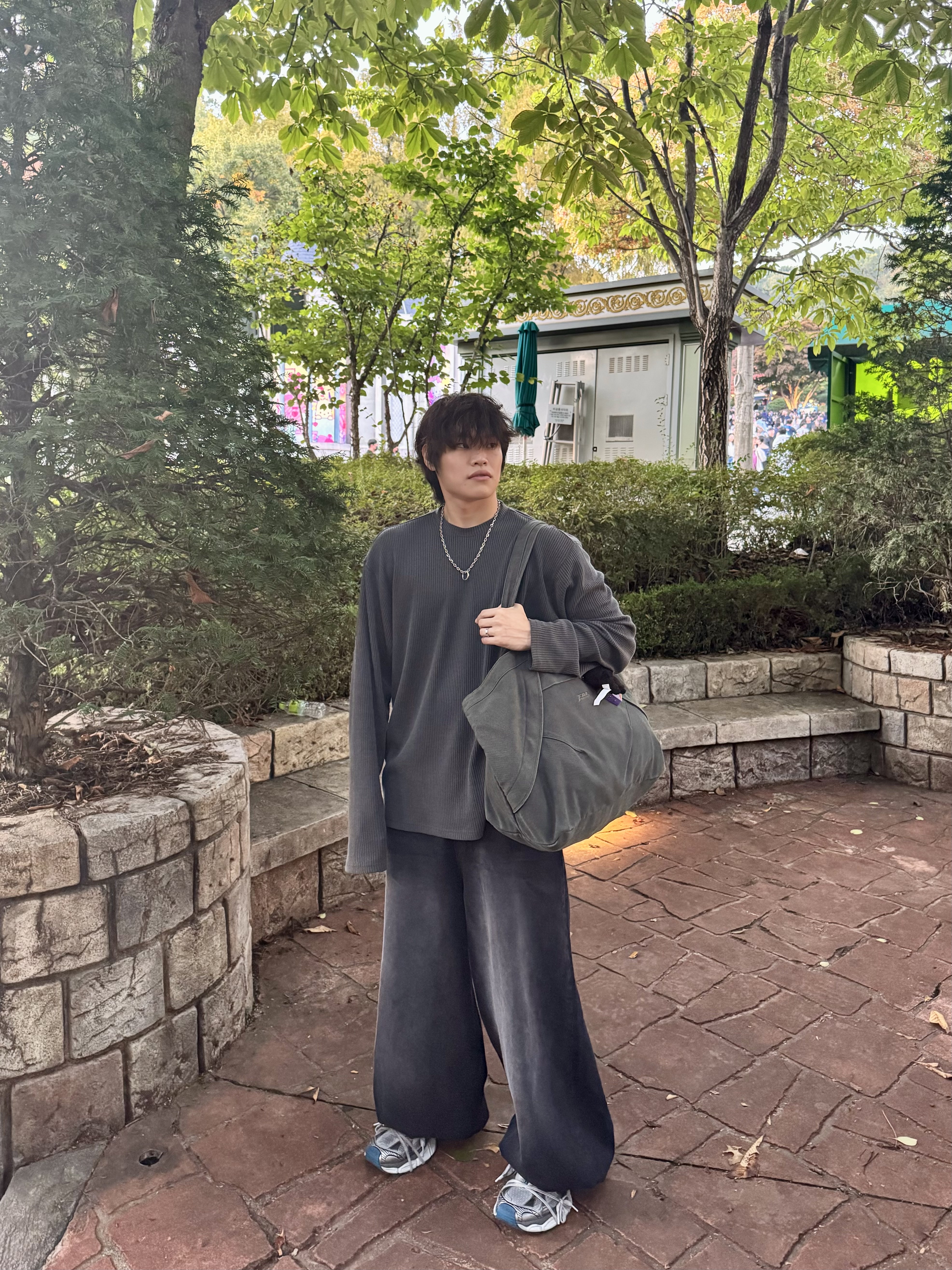 Balenciaga 3XL Sneakers Grey White Blue, Nonnod x Undermycar Esker Jacket Crown Blue 착용 스타일 - 1