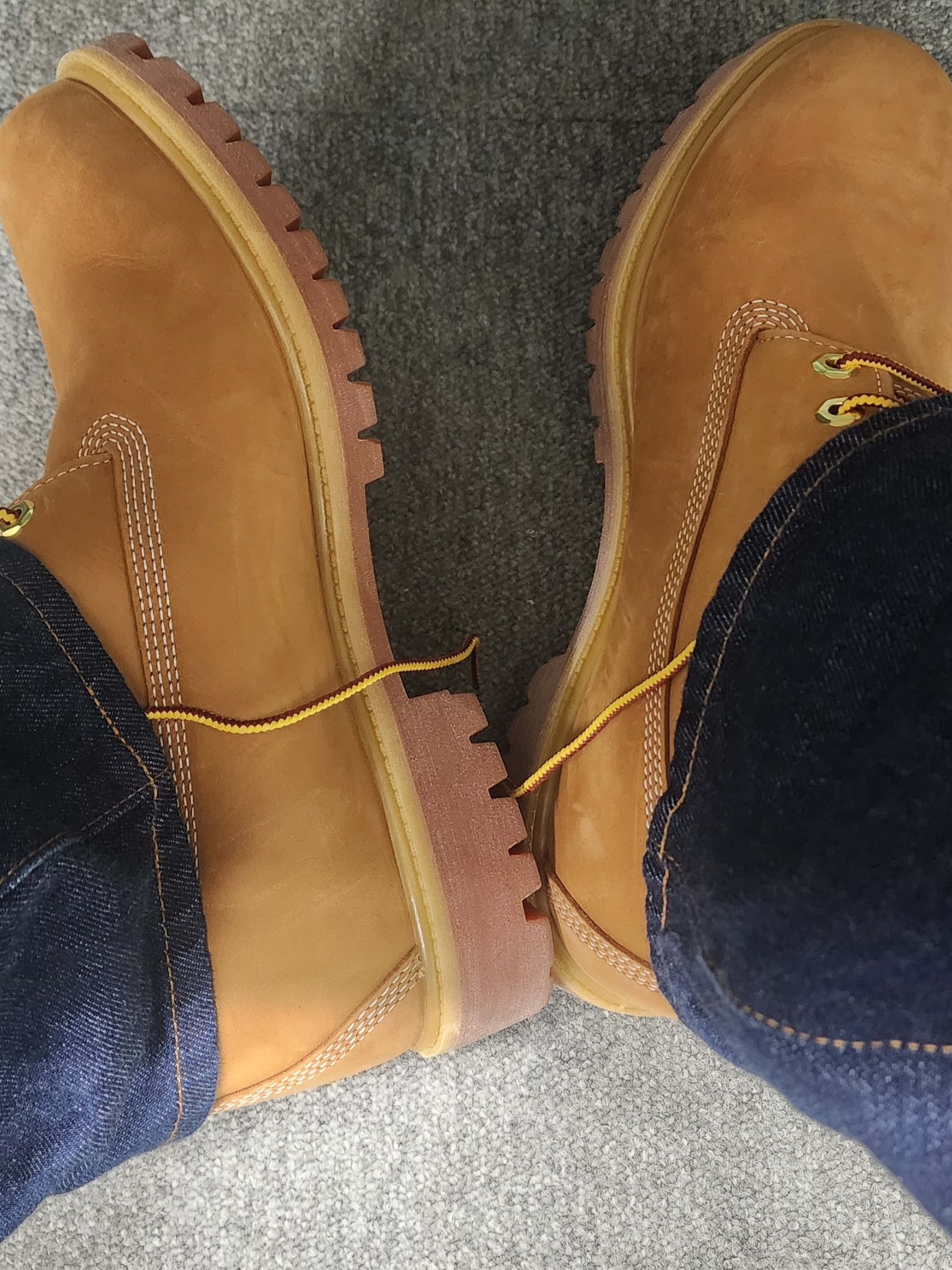 Timberland Premium 6 inch Waterproof Boot Wheat Nubuck - Wide, Supreme Rigid Baggy Selvedge Jean Rigid Indigo - 24FW 착용 스타일