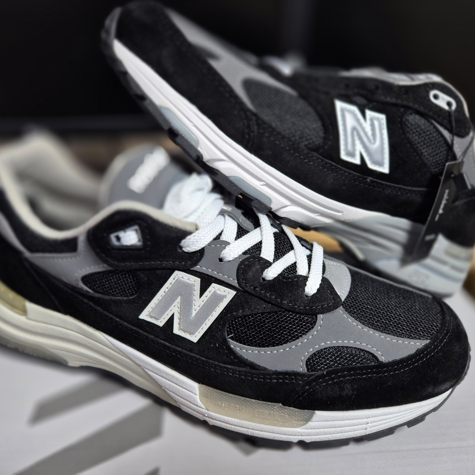 New Balance 992 Made in USA Black Grey, New Balance 993 Made in USA Black - D Standard 착용 스타일 - 3