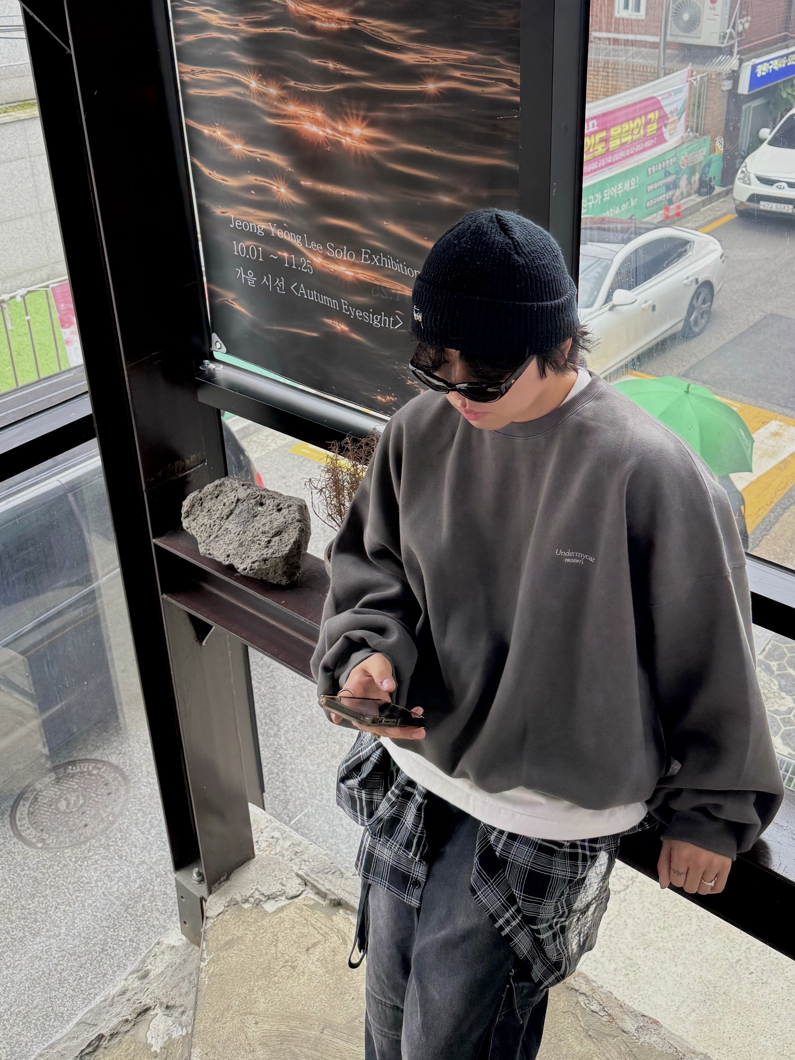 Undermycar Mu.14 Anti Fxxking Logo Play Oversized Bonded Sweat Shirts Olive, Balenciaga Stapler Sneaker Beige Grey 착용 스타일 - 7