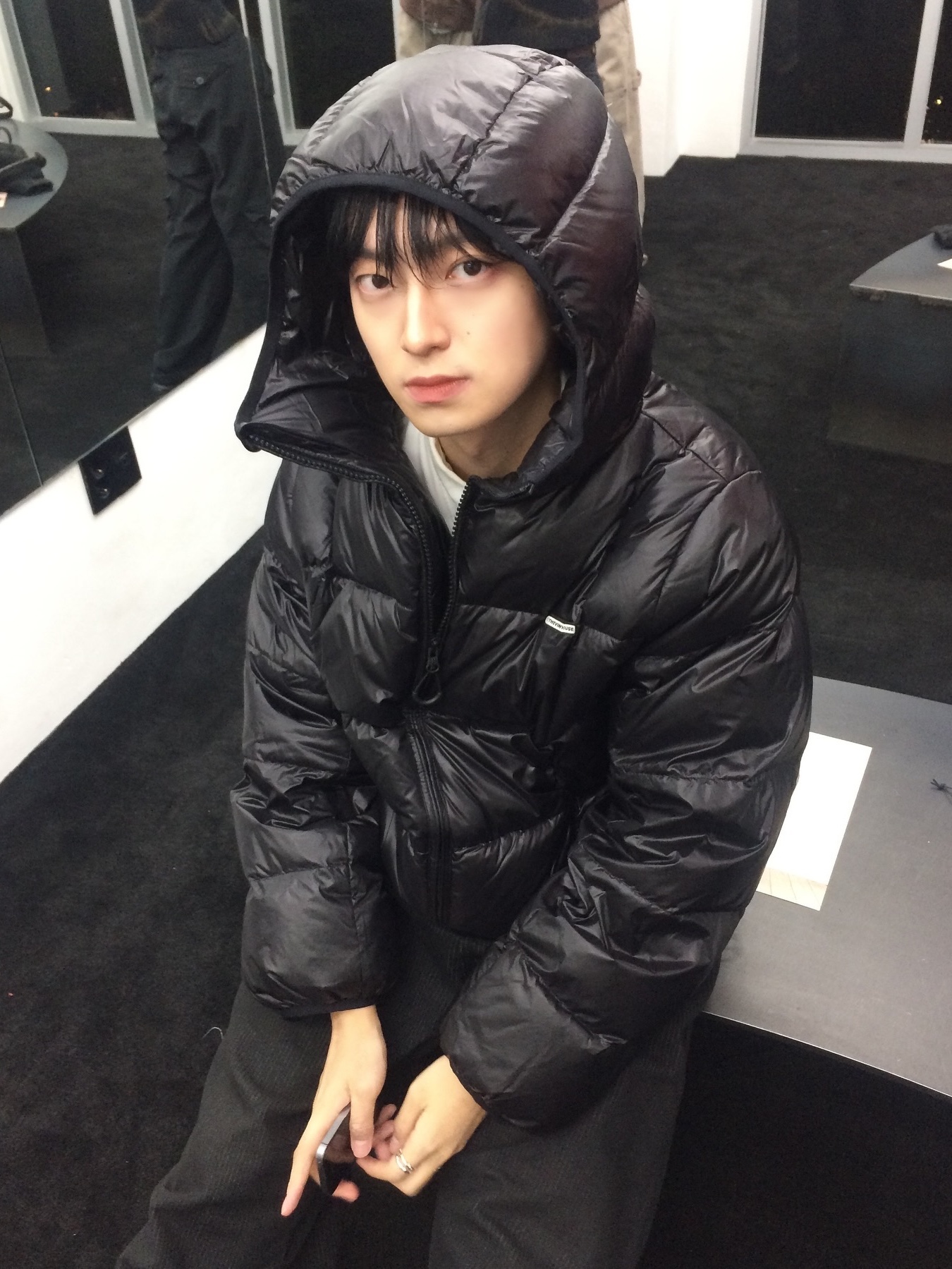 Thevinylhouse Hooded Duck Down Jacket Black, Thevinylhouse Hooded Duck Down Jacket Charcoal 착용 스타일