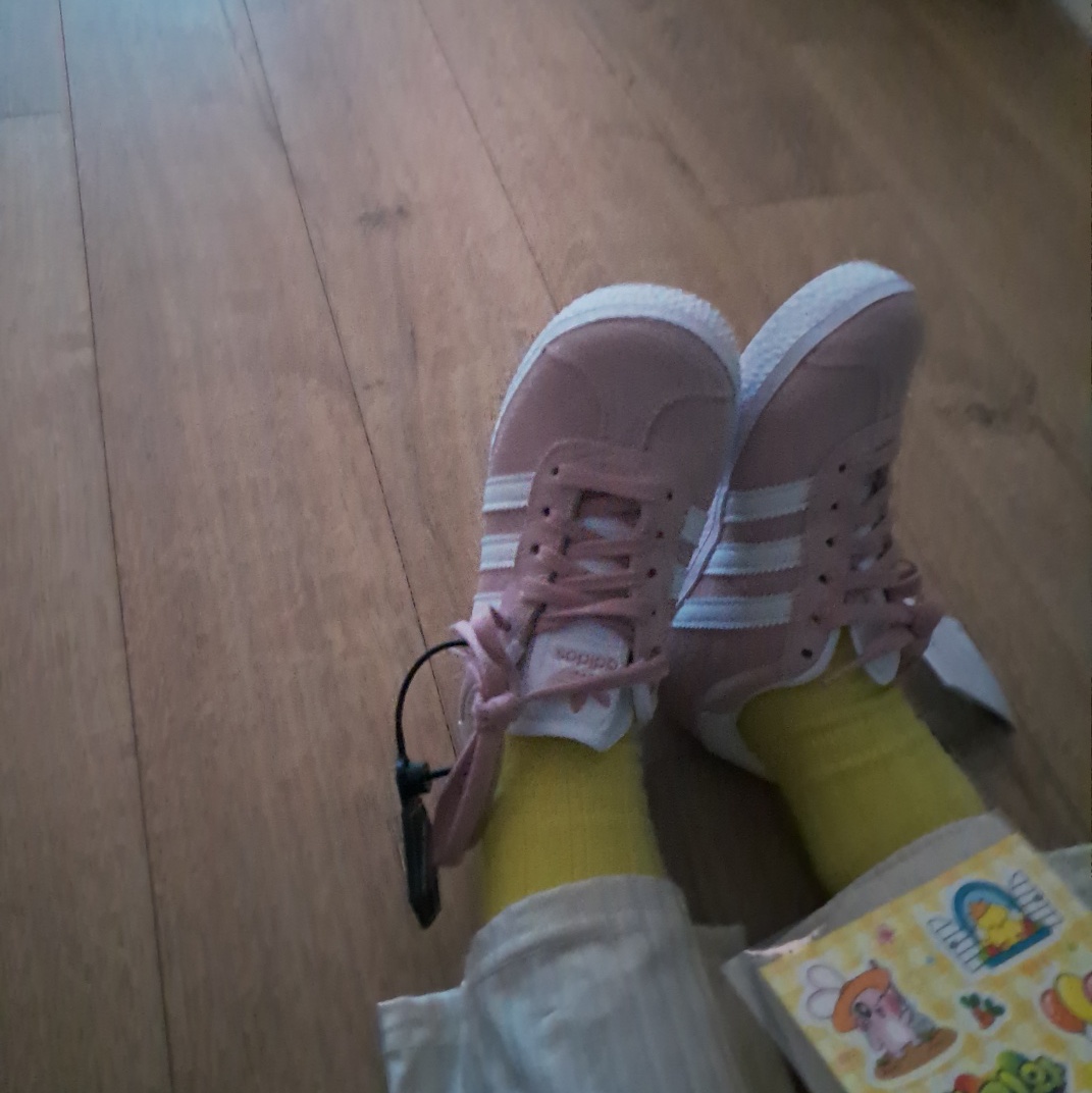 (C) Adidas Gazelle Icey Pink White 착용 스타일