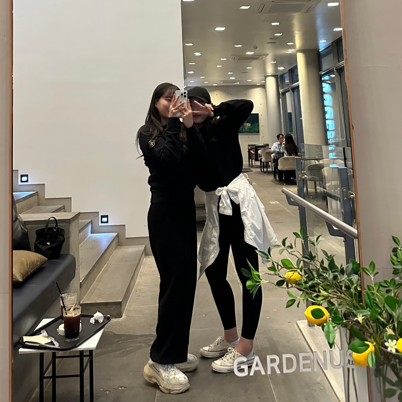 (W) Balenciaga Triple S Sneakers Clear Sole White, Stone Island 63051 Crewneck Sweatshirt Black - 22SS 착용 스타일