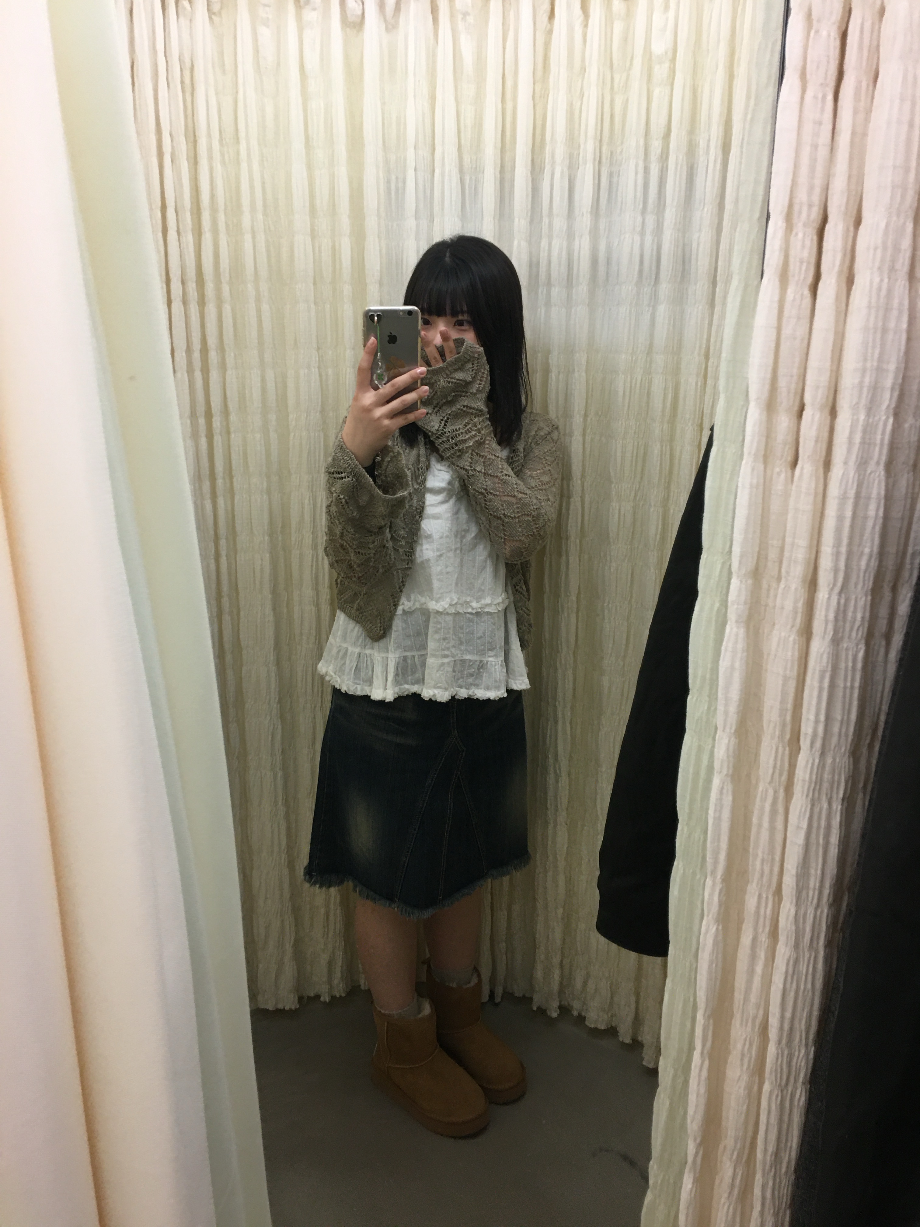 Matin Kim Buckle Bag White 착용 스타일 - 1