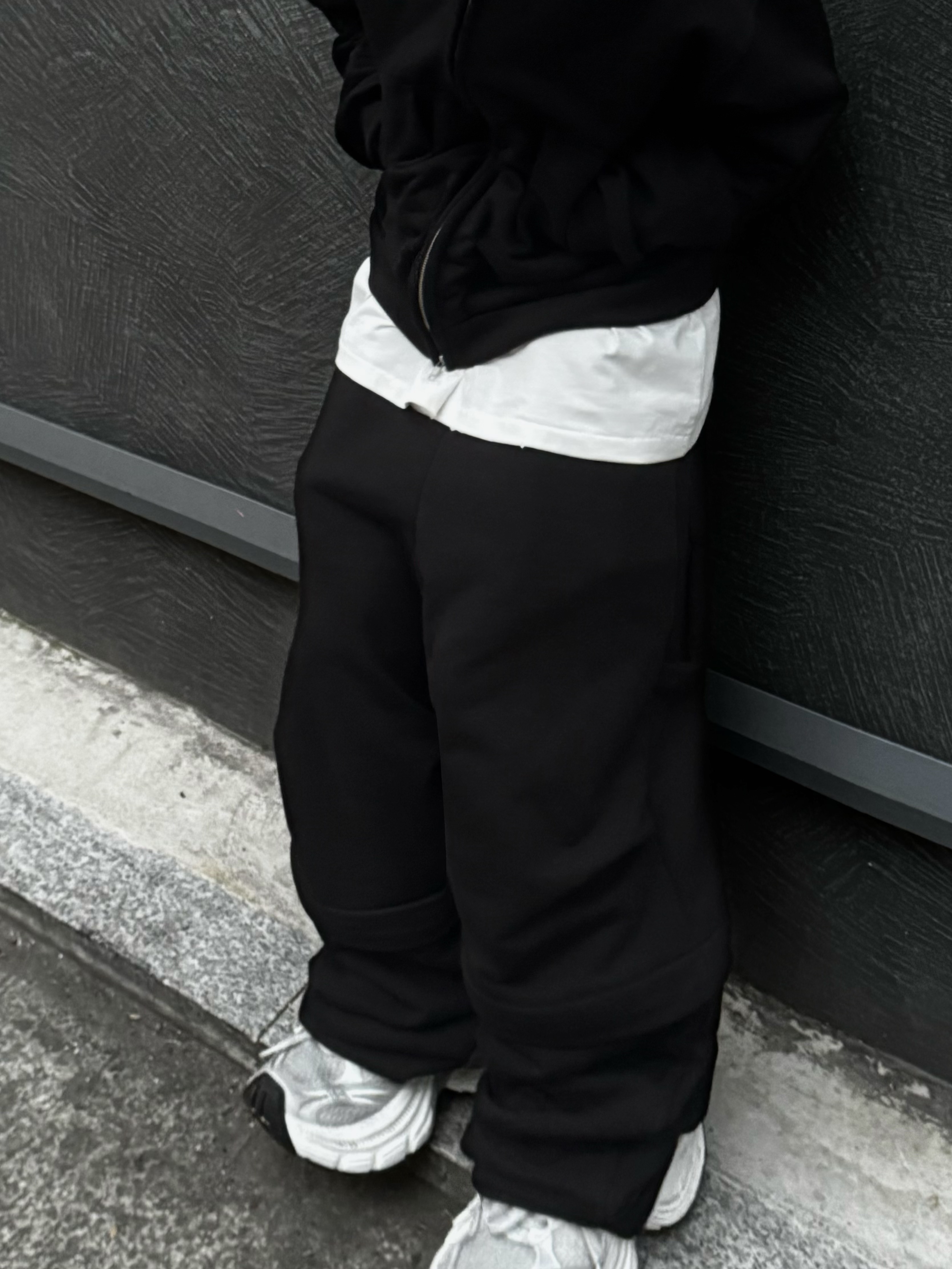 Balenciaga 10XL Sneakers White Grey Silver Black 착용 스타일 - 4