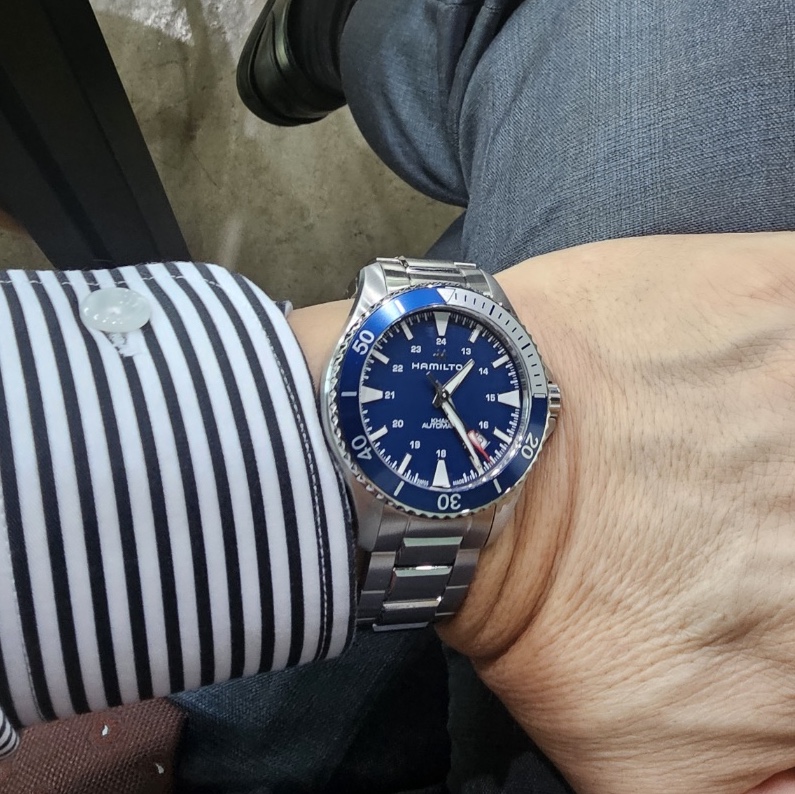 Hamilton Khaki Navy Scuba Auto 40mm Stainless Steel Blue 착용 스타일