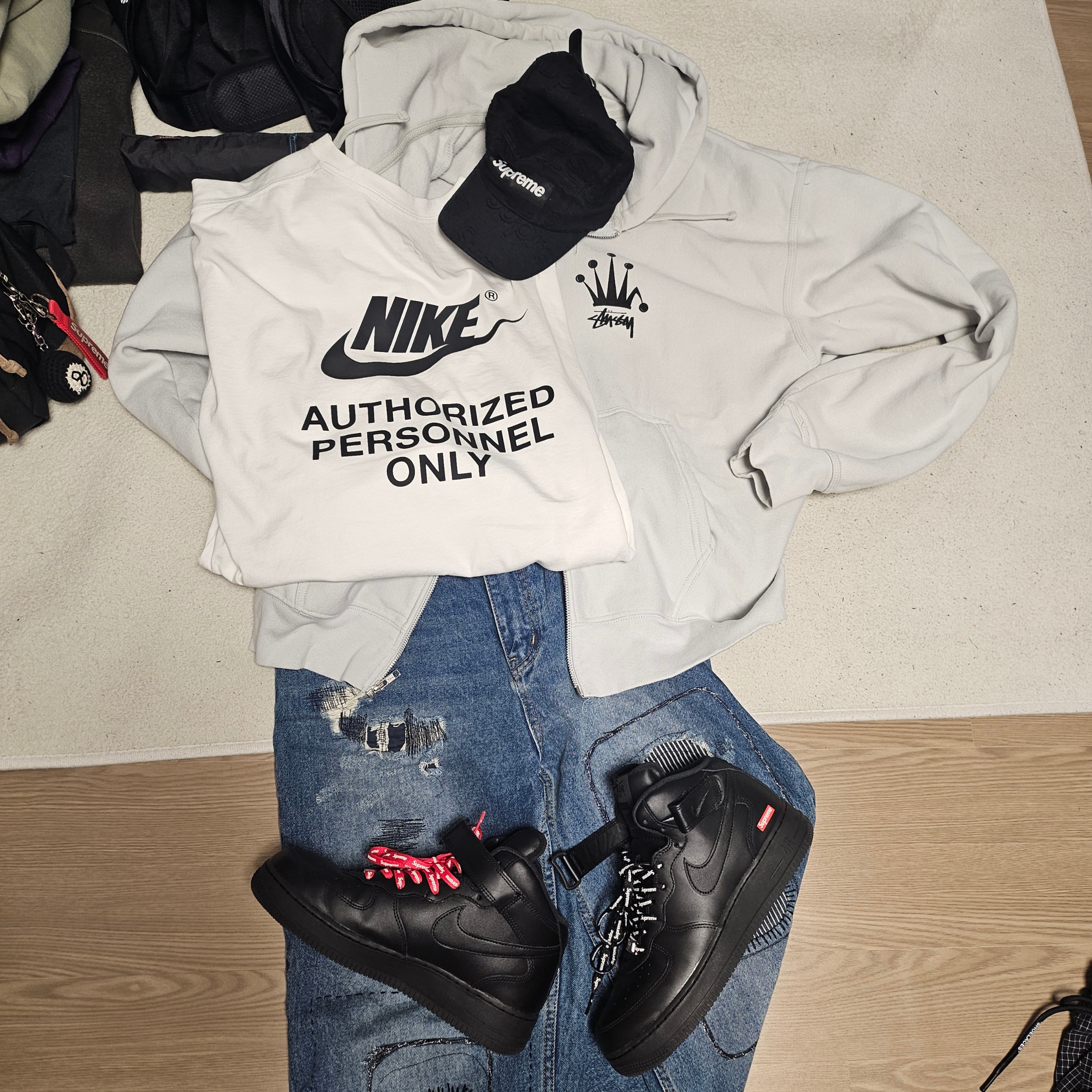 Stussy SS Link Studded Belt Black, Nike NSW Authorized Personnel T-Shirt White - Asia 착용 스타일 - 3