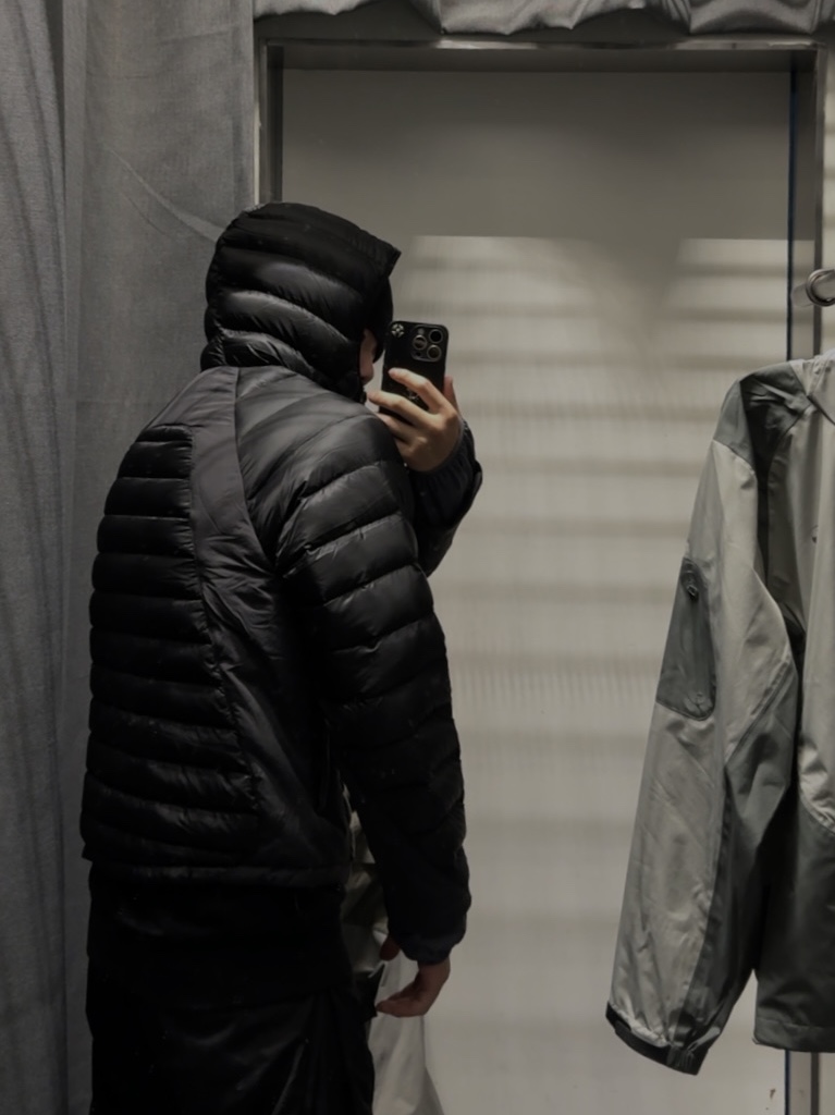 Sansan Gear Paneled Puffer Jacket Black - 24FW, Sansan Gear Side Snap Pants Black 착용 스타일 - 2