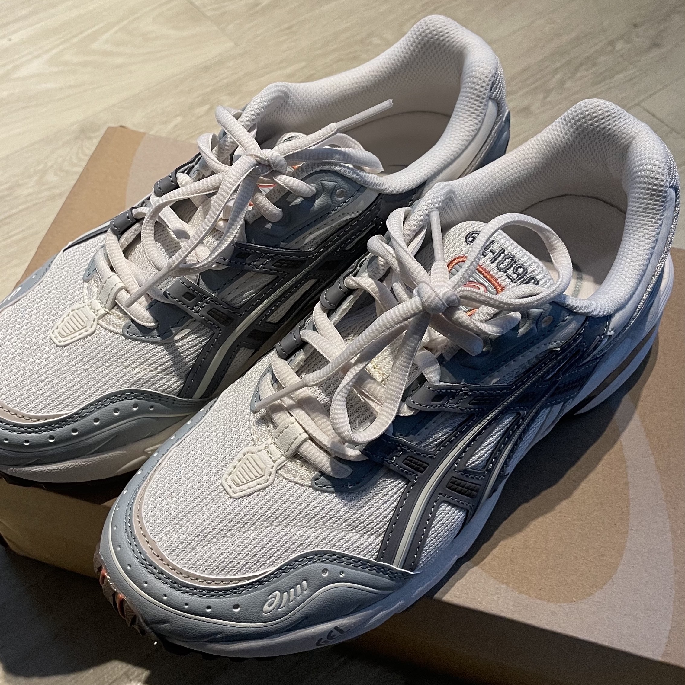 Asics Gel-1090 Blue Grey 착용 스타일