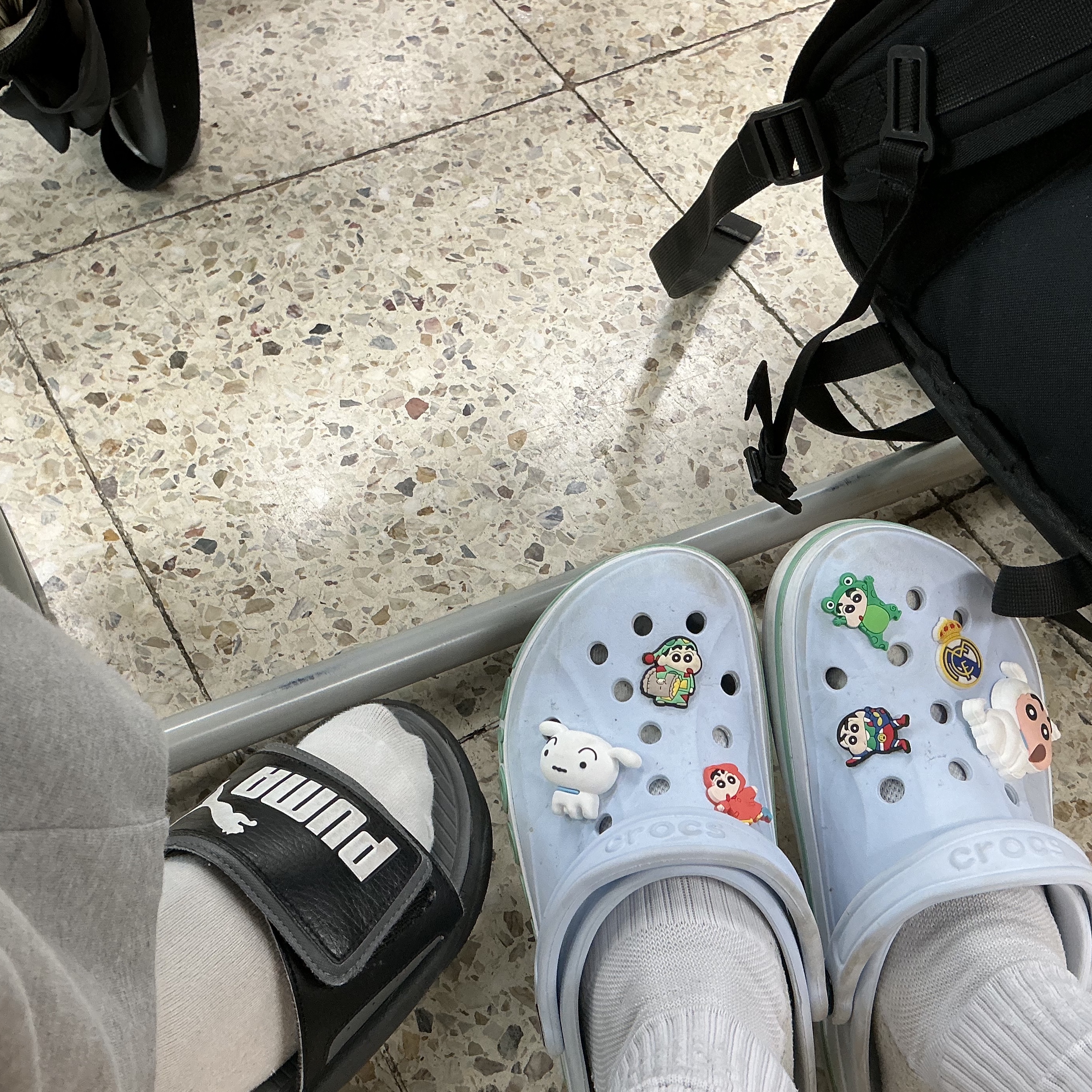 Crocs Bayaband Clog Mineral Blue Pistachio 착용 스타일