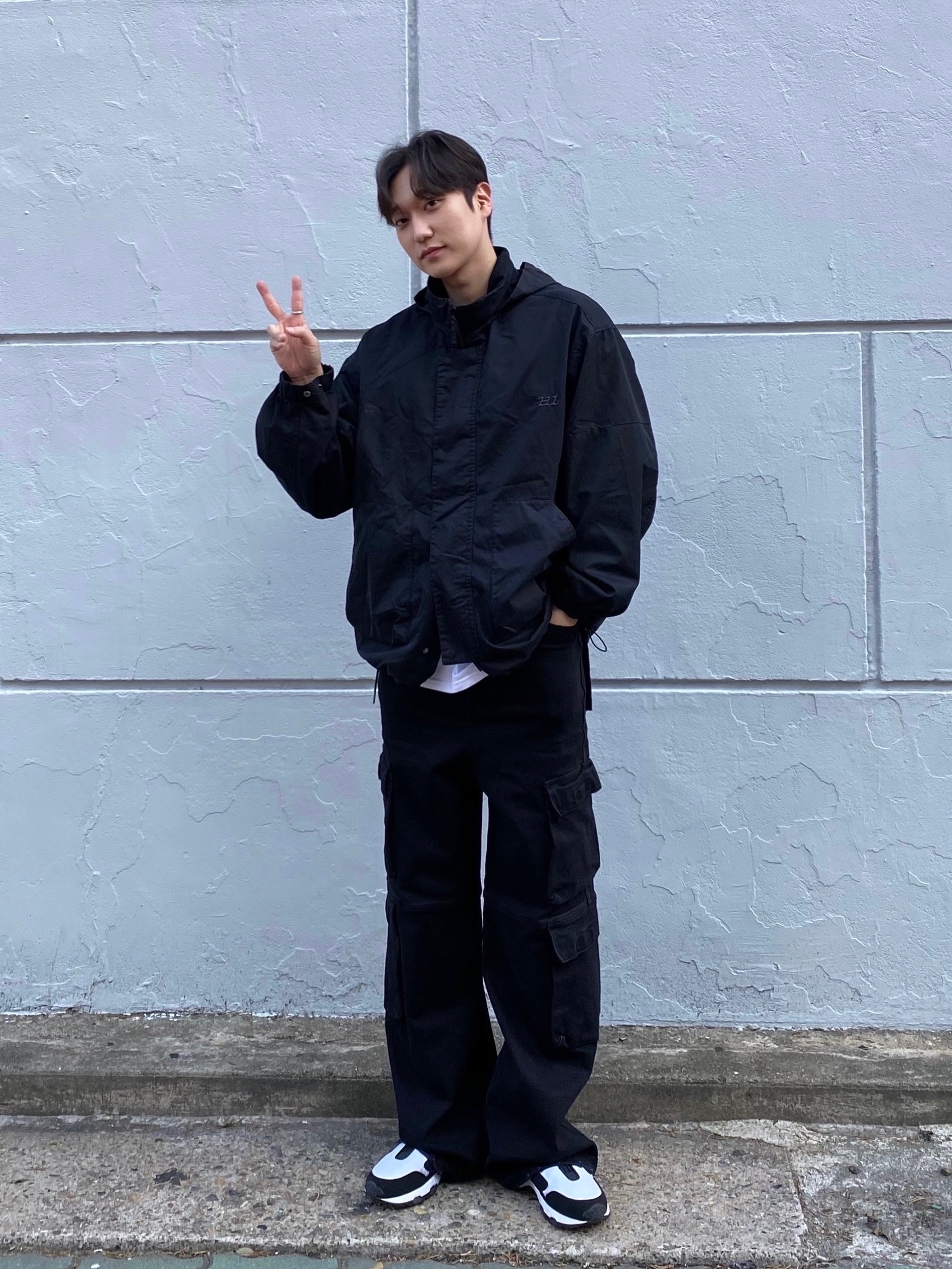 Polyteru Human Index Human Loosed Half Zip Knit Gray, Nike x Comme des Garcons Homme Plus Air Max Sunder SP White Black 착용 스타일 - 1