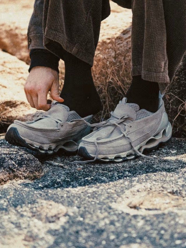 Mizuno Wave Prophecy MOC Suede Vintage Khaki Mole, Mizuno Wave Prophecy MOC Suede Vintage Khaki Molé 착용 스타일