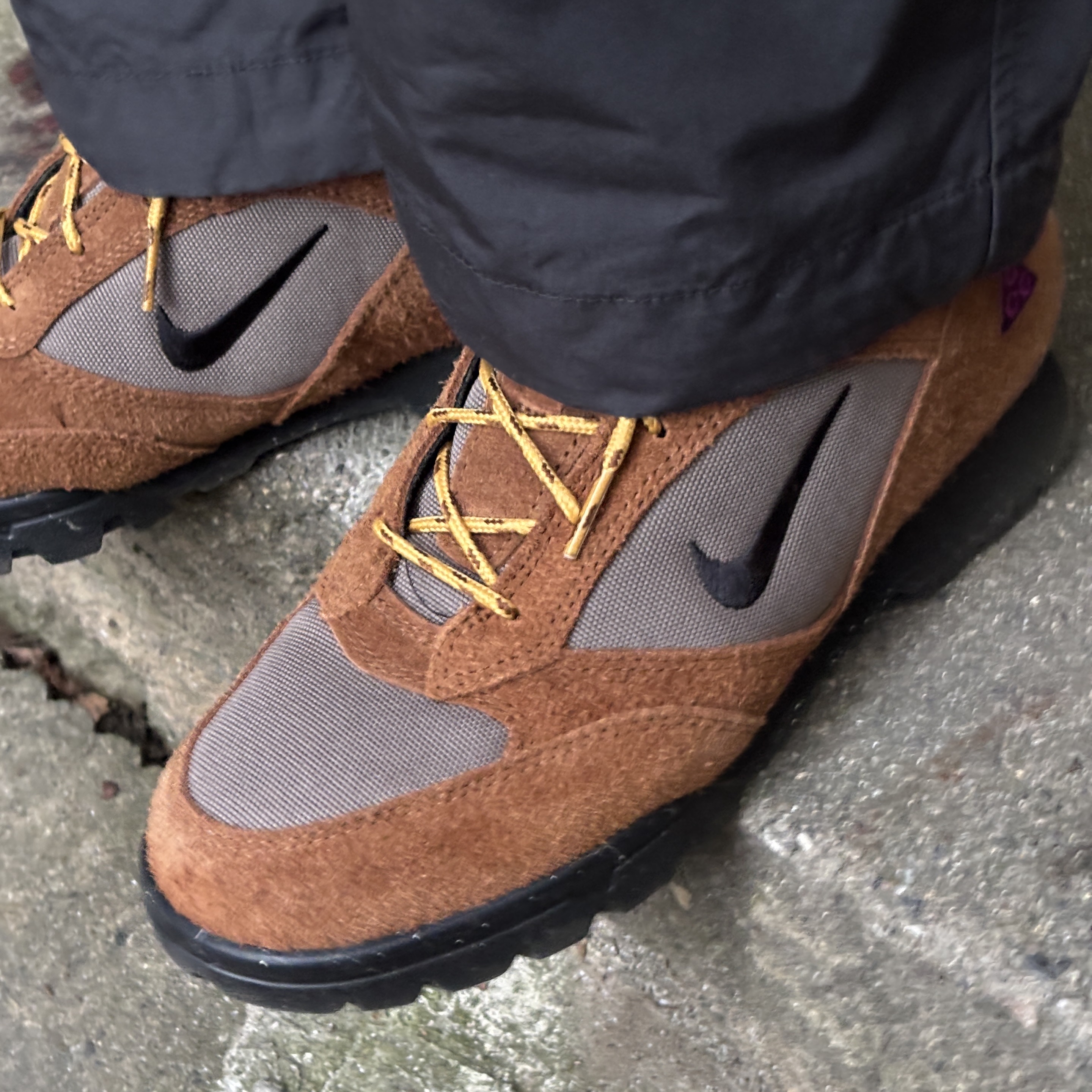 Nike ACG Torre Mid Waterproof Pecan and Olive Grey 착용 스타일 - 3