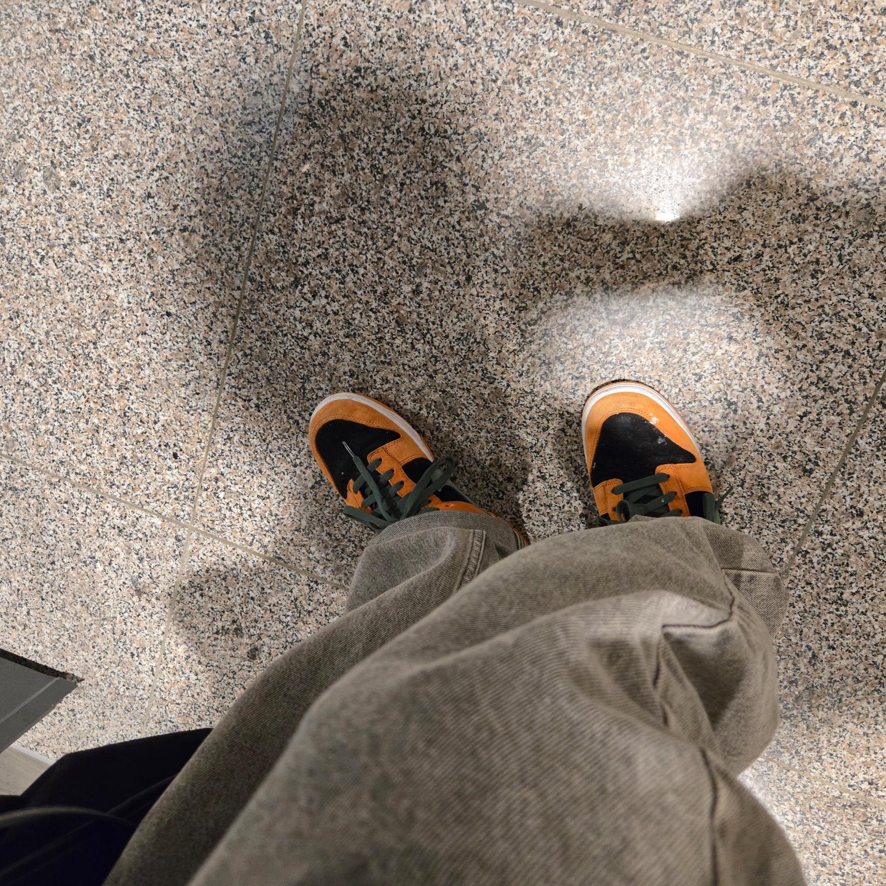 Nike Dunk Low SP Ceramic, Essentials Knit Sweater Brown/Rain Drum - Ssense Exclusive 착용 스타일 - 3