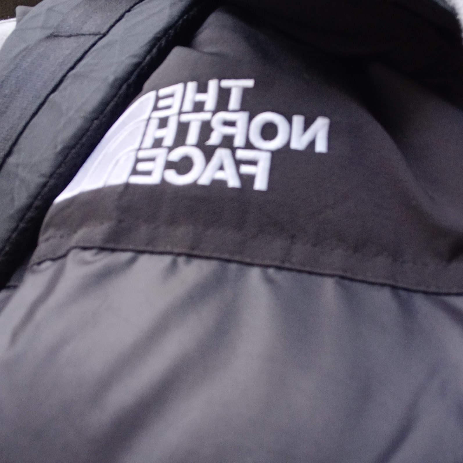 The North Face Nuptse On Ball Vest Black 착용 스타일