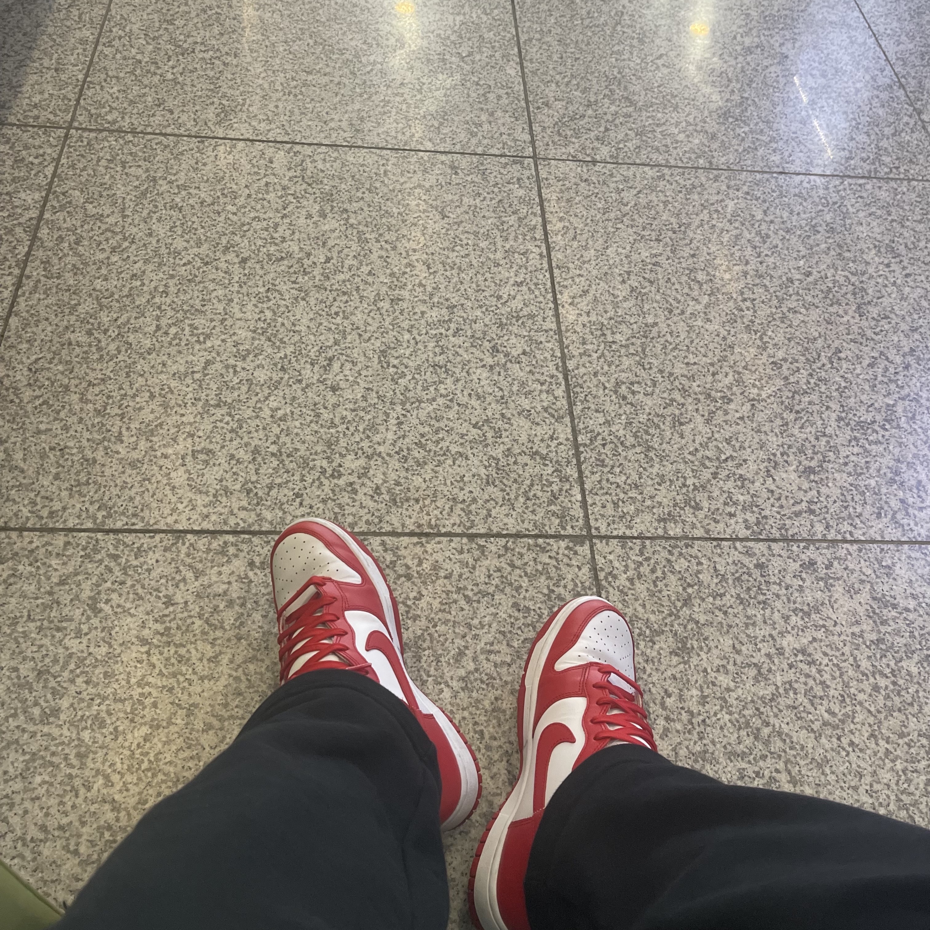 Nike Dunk High Retro Championship White and Red 착용 스타일