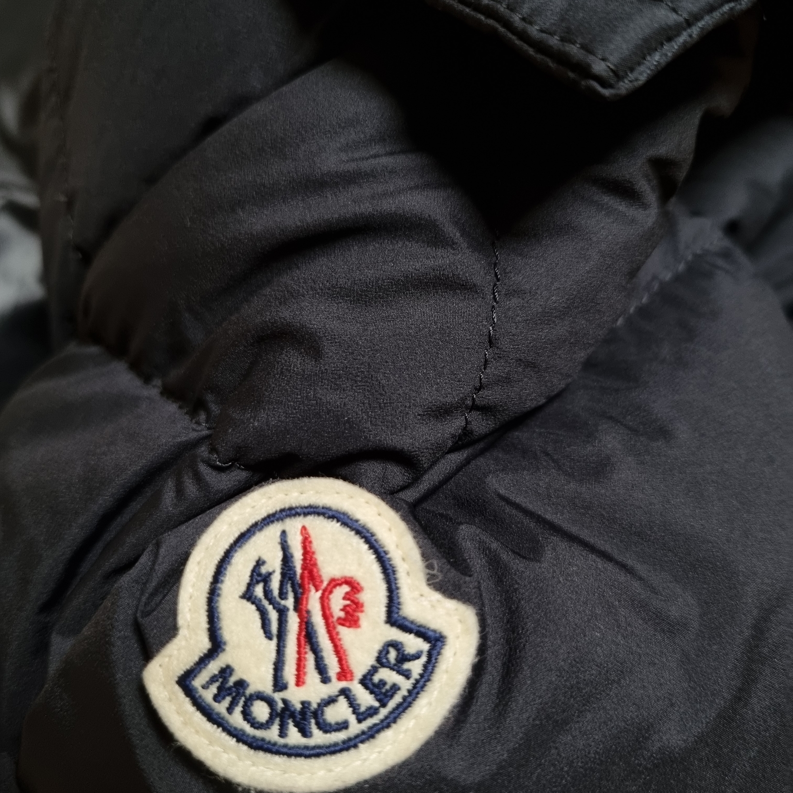 Moncler Clunye Short Down Jacket Black - 24FW 착용 스타일 - 3