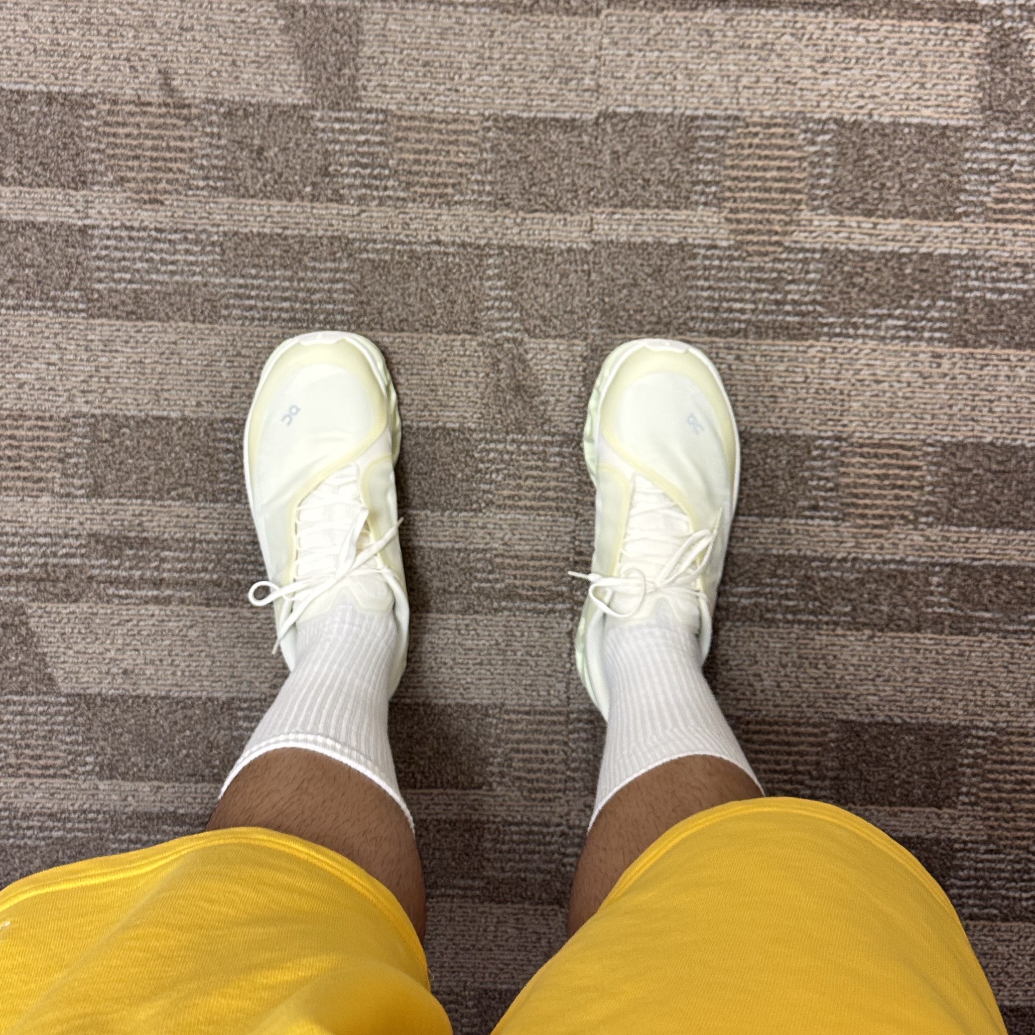 On Running x Post Archive Faction (Paf) Cloudmonster 2 Seedling White 착용 스타일 - 2
