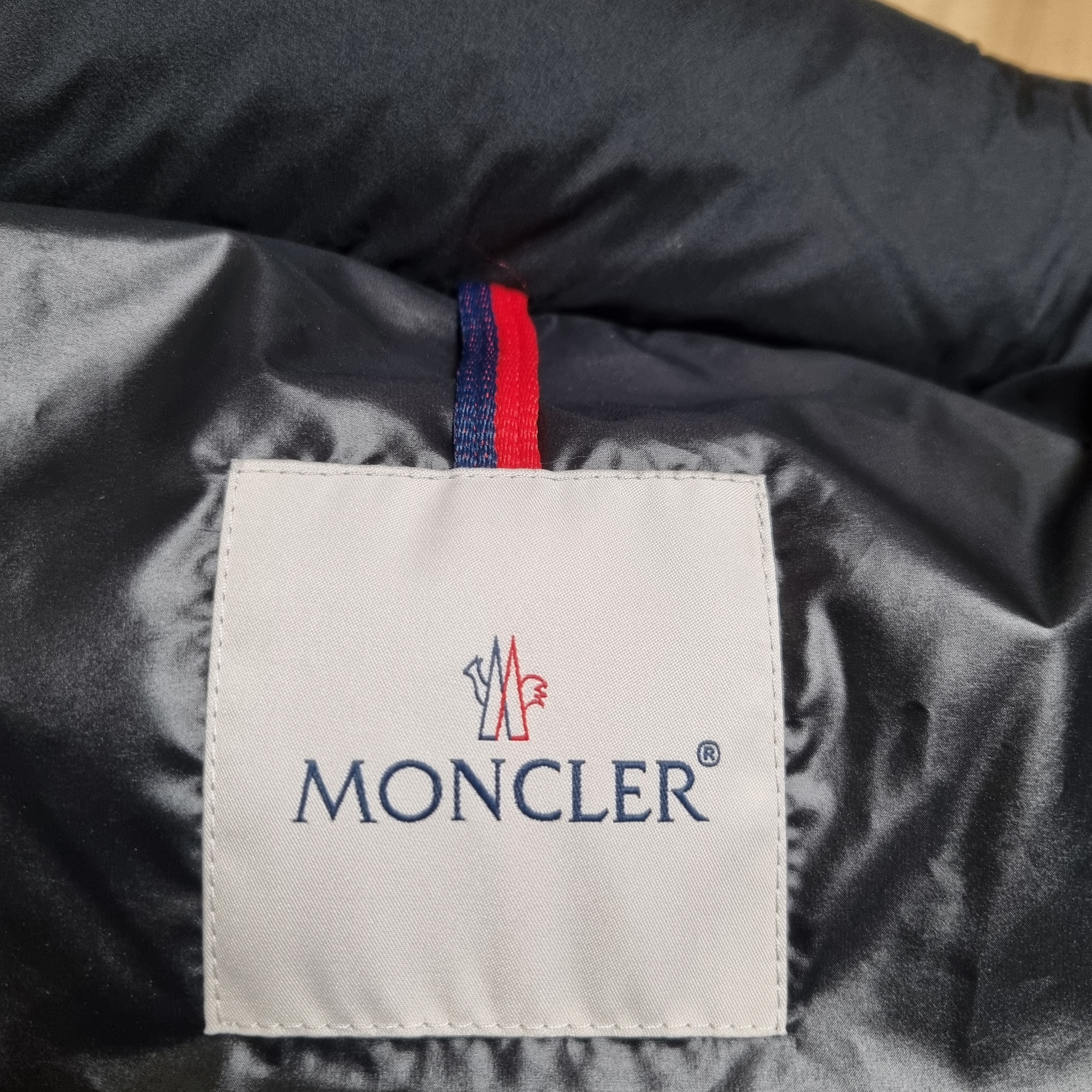 Moncler Clunye Short Down Jacket Black - 24FW 착용 스타일 - 2