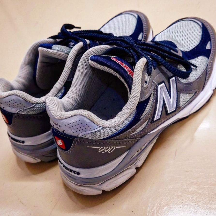 New Balance 990v3 Made in USA Smokey Grey Navy 착용 스타일