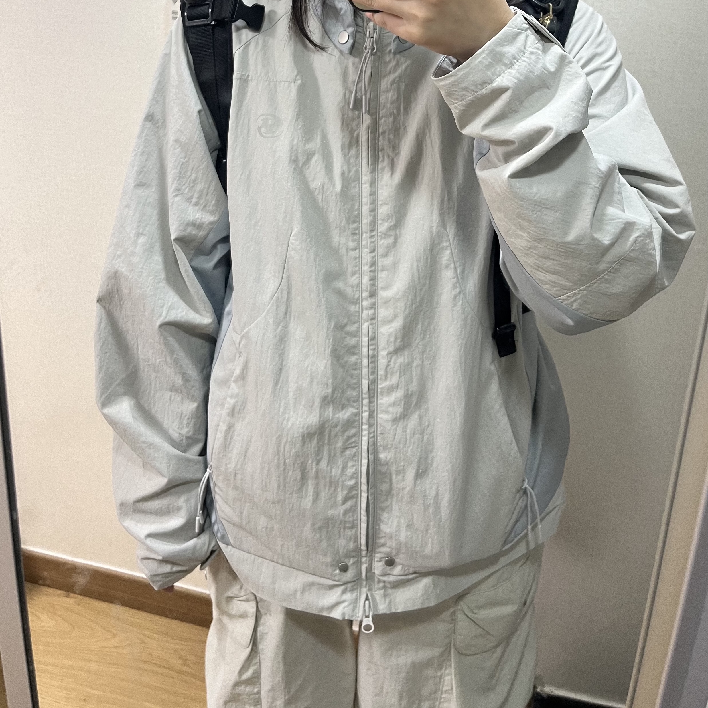 Sansan Gear Contrast Jacket Light Grey 착용 스타일