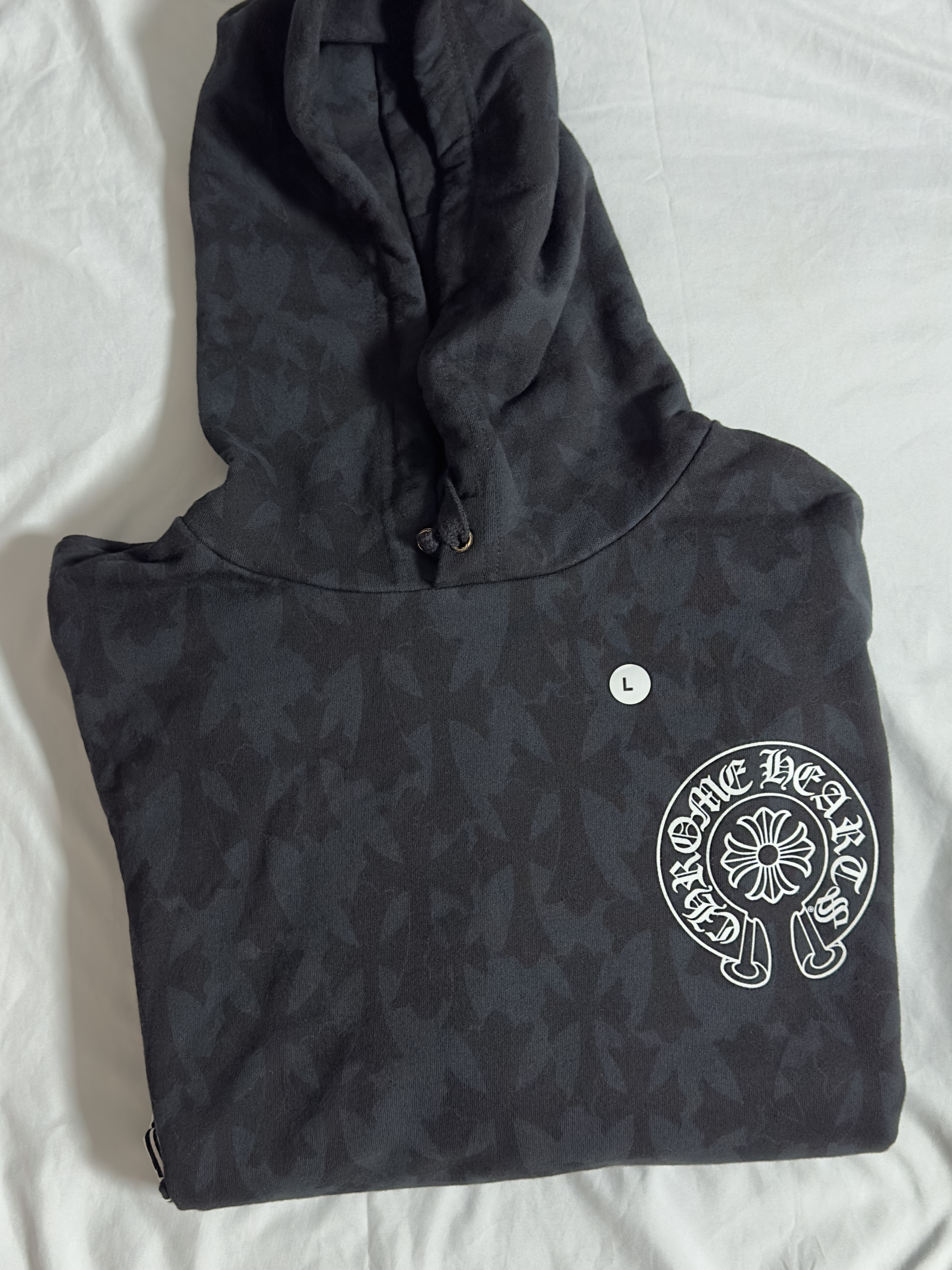 Chrome Hearts Cemetery Cross Print Pullover Hoodie Black 착용 스타일 - 2