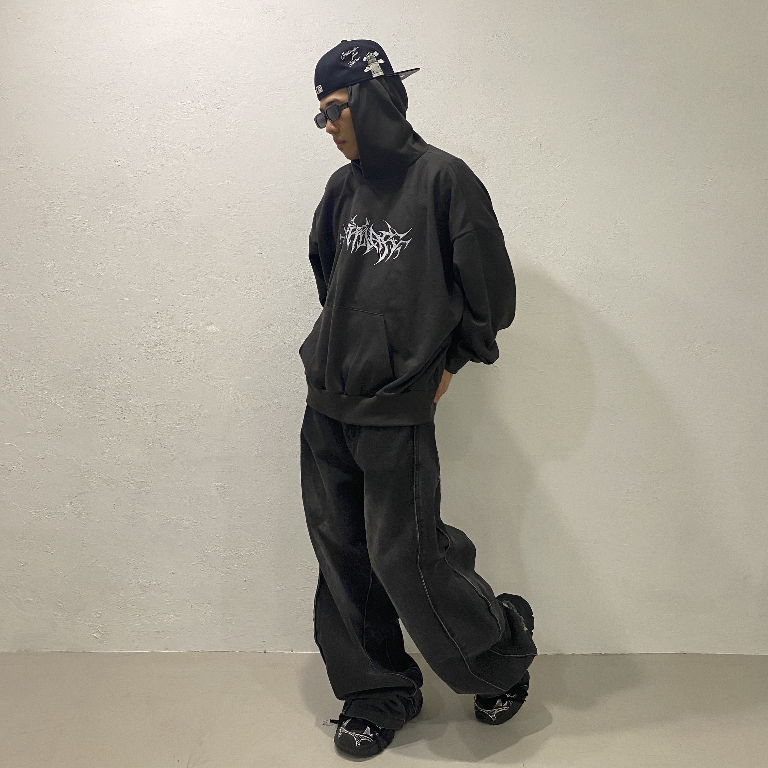 Balenciaga 3XL Sneakers Black White 착용 스타일