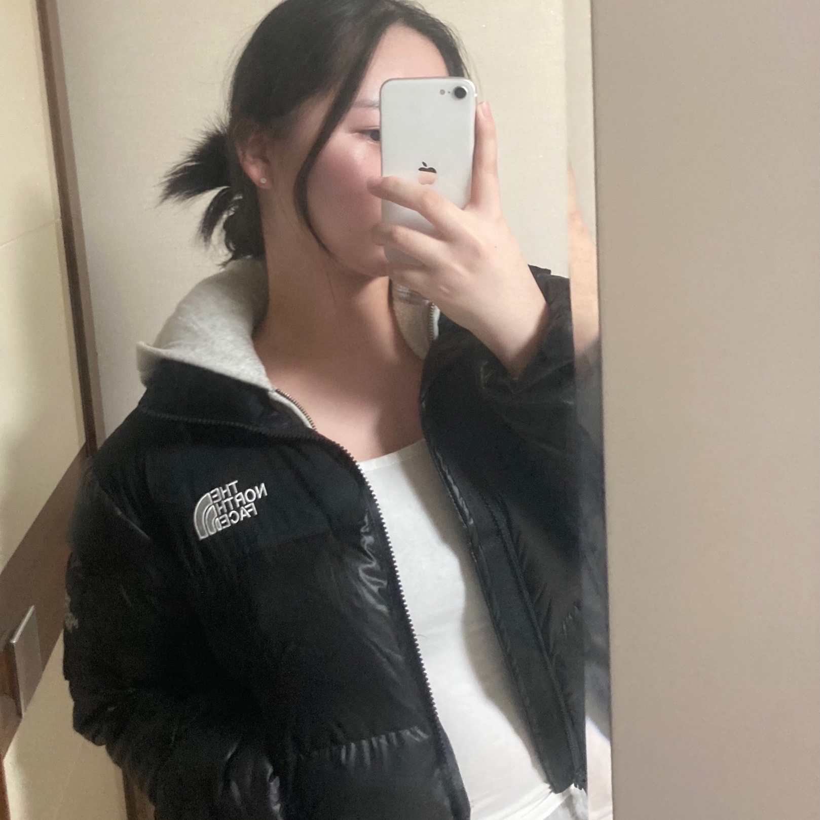 (W) The North Face White Label Novelty Nuptse Down Jacket Real Black 착용 스타일