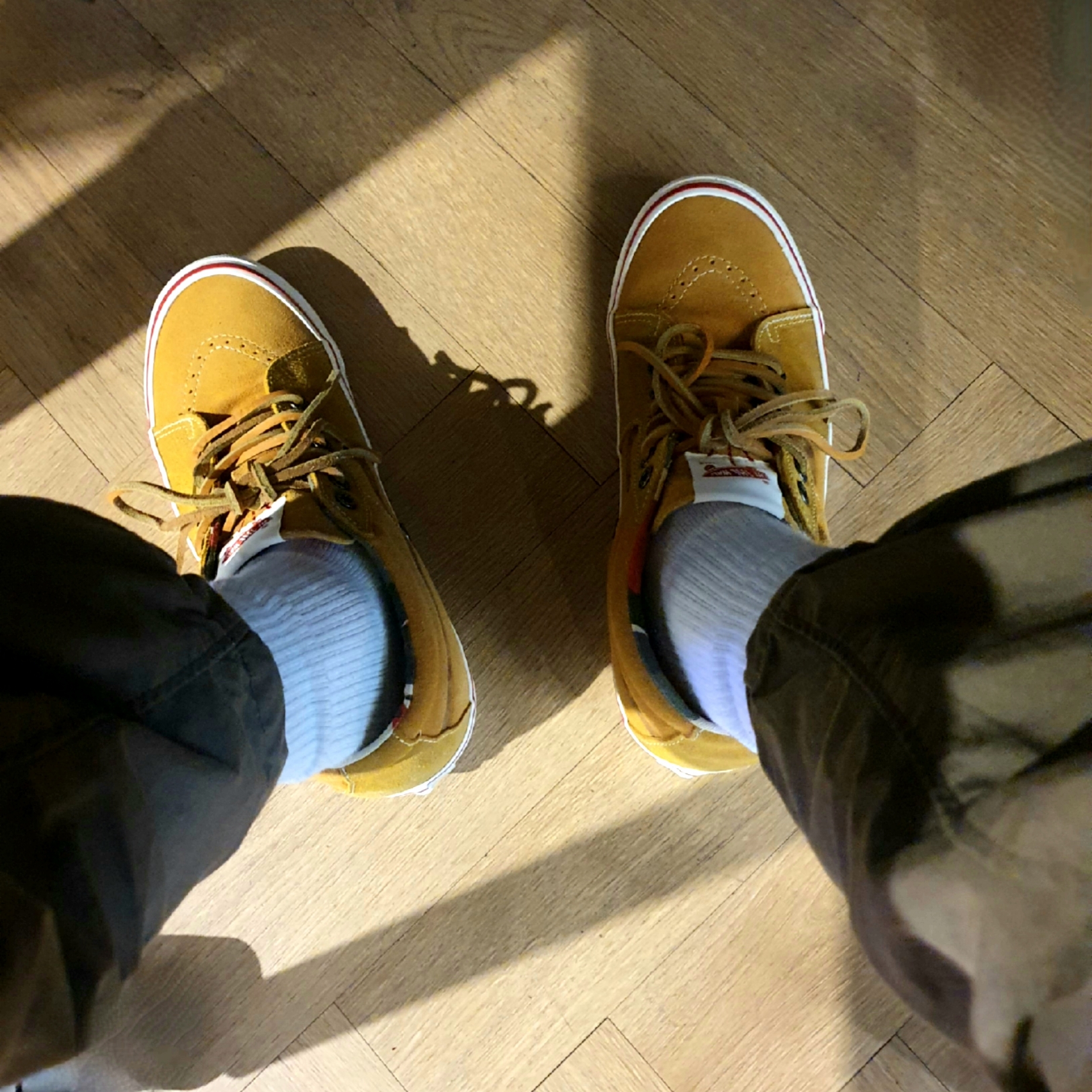 Vans Vault x Nigel Carbourn Og SK8-Mid LX Vintage Suede Tan 착용 스타일