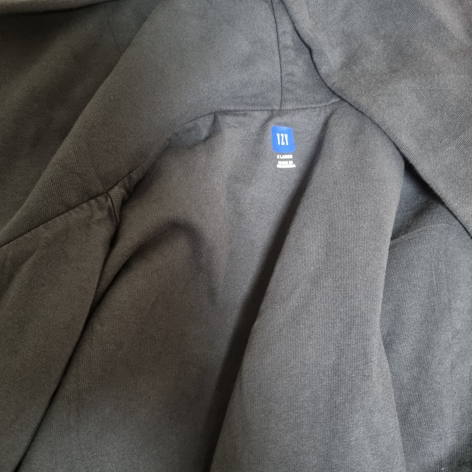Yeezy YZY Zip-Up Hoodie Navy 착용 스타일