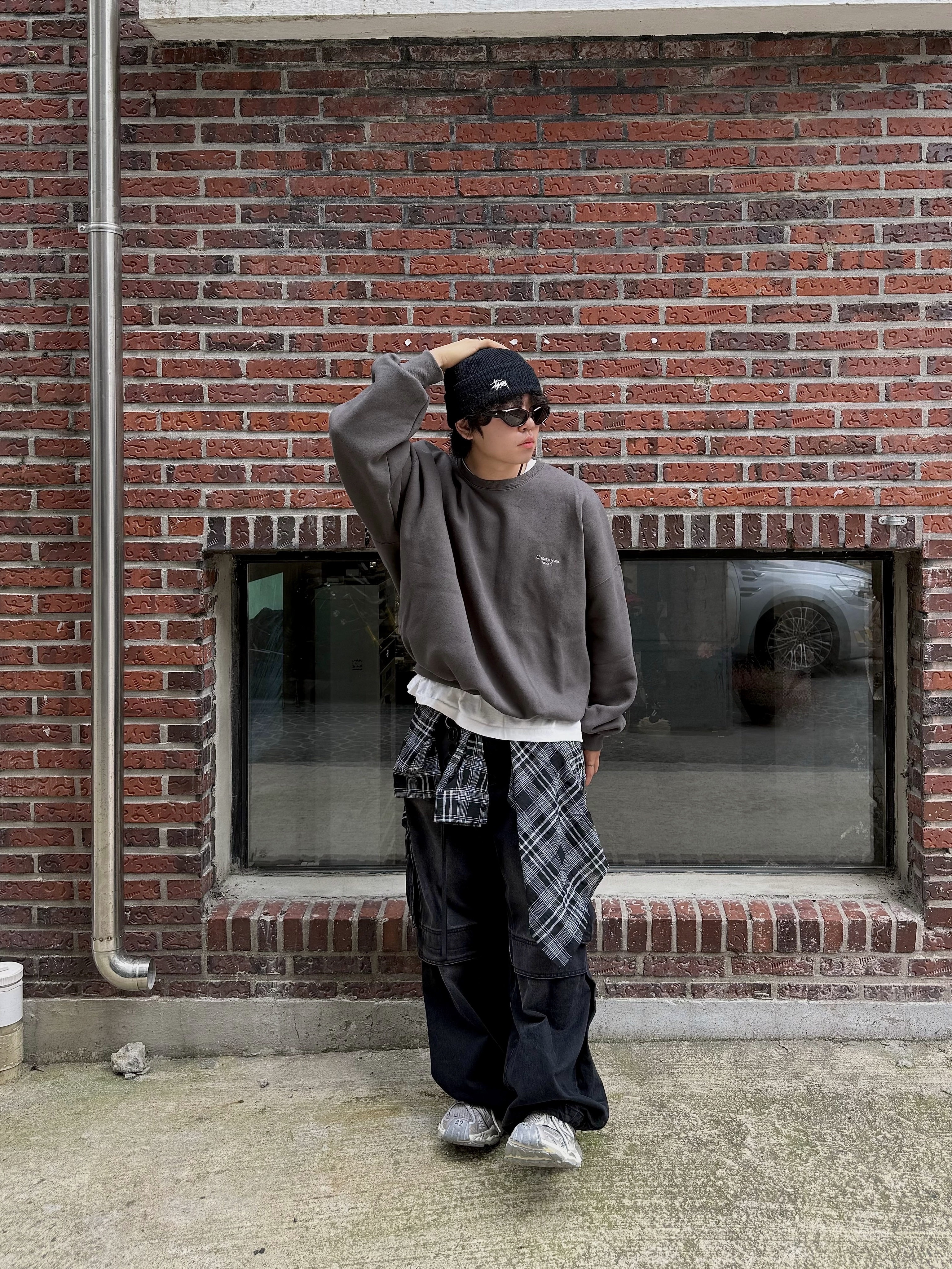Undermycar Mu.14 Anti Fxxking Logo Play Oversized Bonded Sweat Shirts Olive, Balenciaga Stapler Sneaker Beige Grey 착용 스타일 - 6
