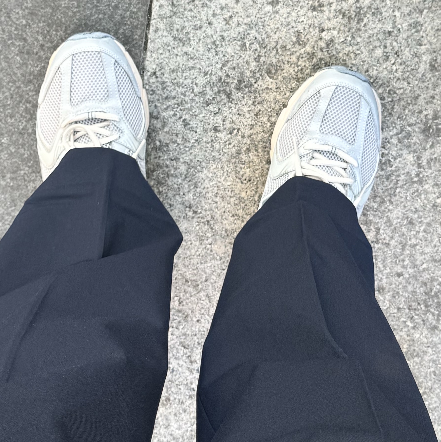 New Balance 530 Vintage Metallic Silver 착용 스타일