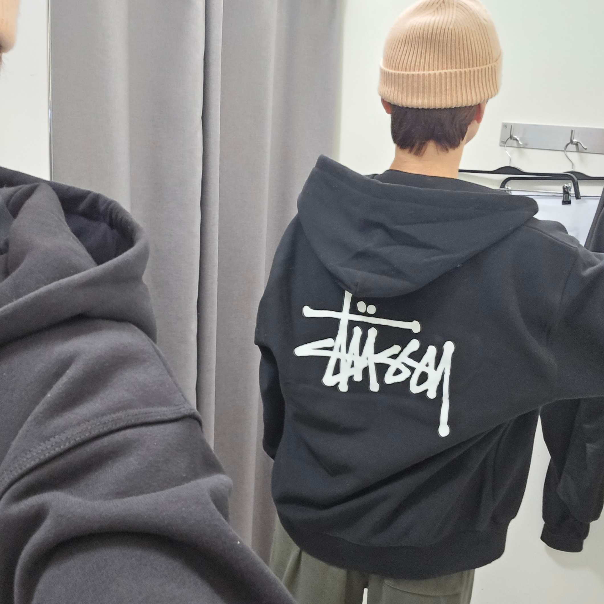 Stussy Basic Zip Hoodie Black 착용 스타일 - 1