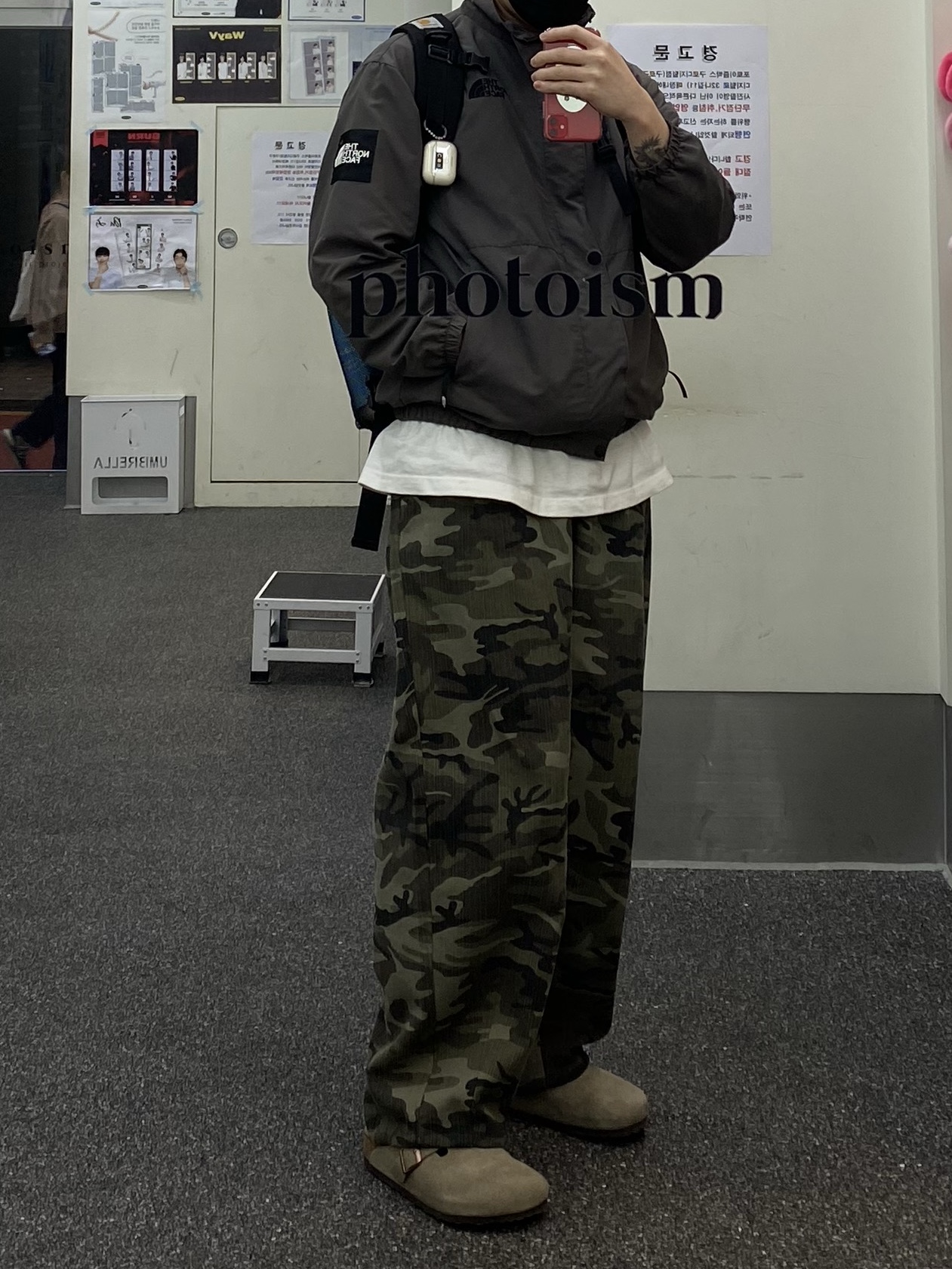Birkenstock Boston Soft Footbed Taupe - Regular, Casetify x IAB Studio Single White Logo AirPods Pro Case Clear 착용 스타일 - 2