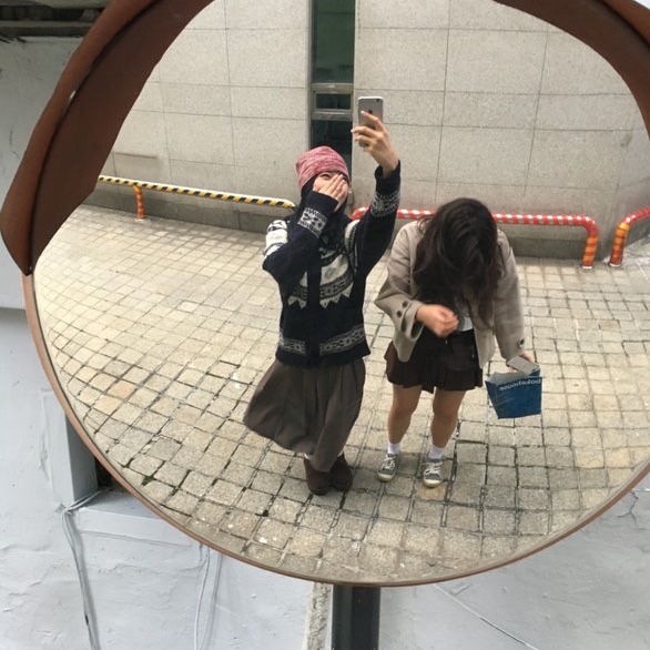 Problemallways Baseball Heart Beanie Red 착용 스타일 - 4