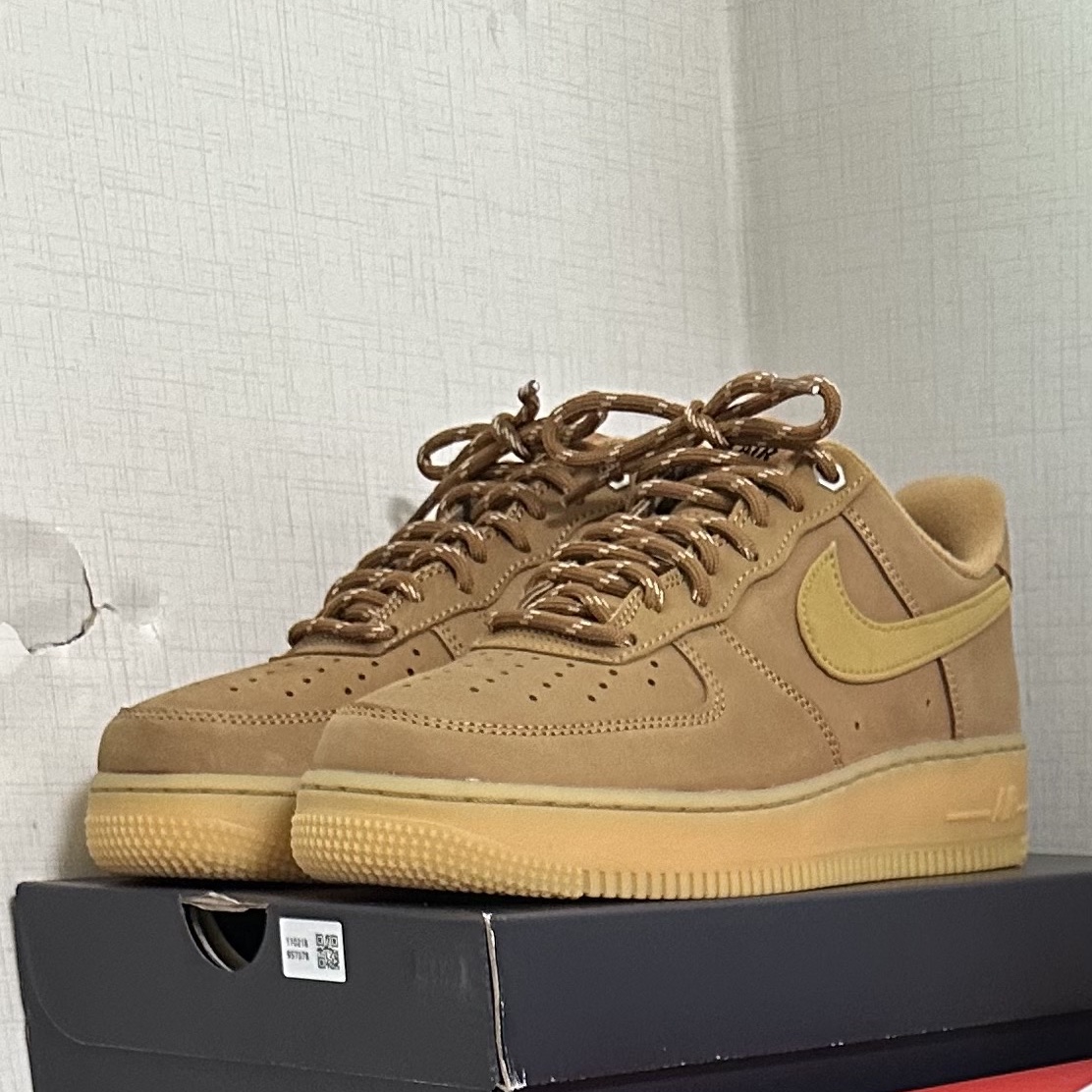 Nike Air Force 1 '07 WB Flax 착용 스타일