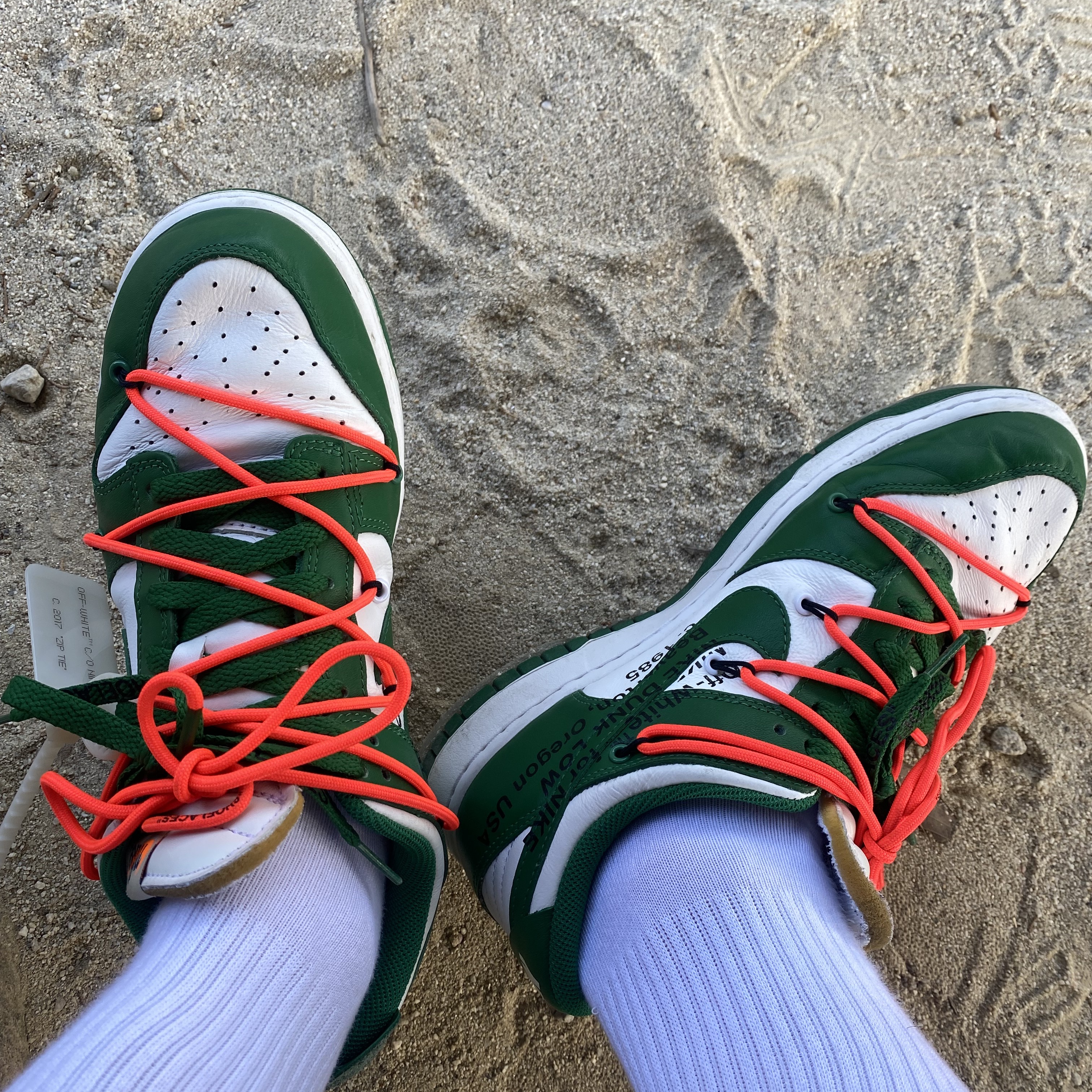 Nike x Off-White Dunk Low Pine Green 착용 스타일 - 2