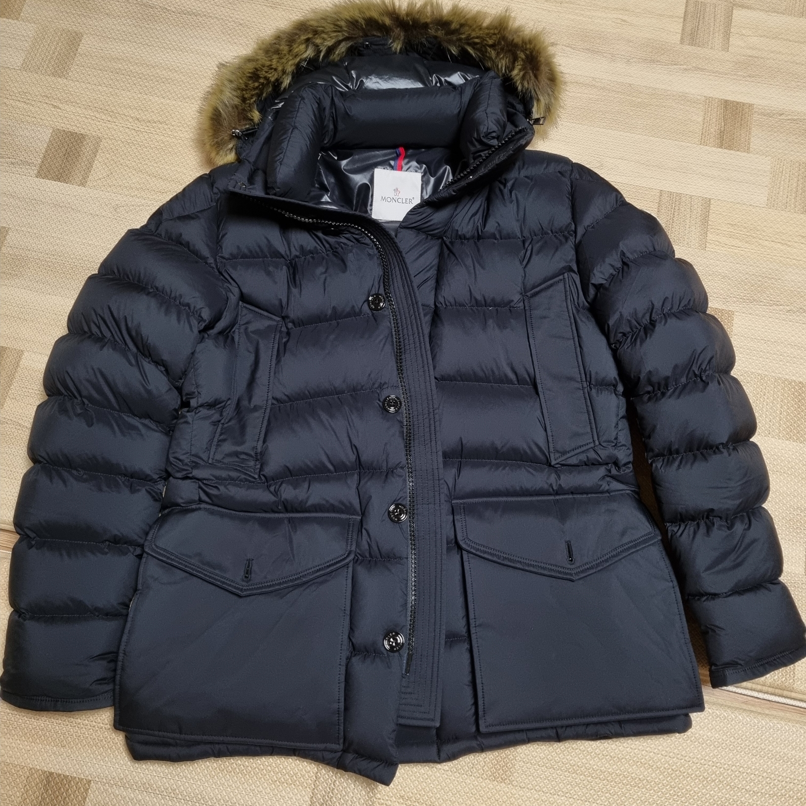 Moncler Clunye Short Down Jacket Black - 24FW 착용 스타일 - 1
