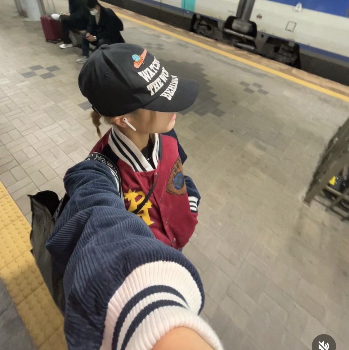 Problemallways Bonehead Ball Squad Varsity Jacket Red 착용 스타일 - 4