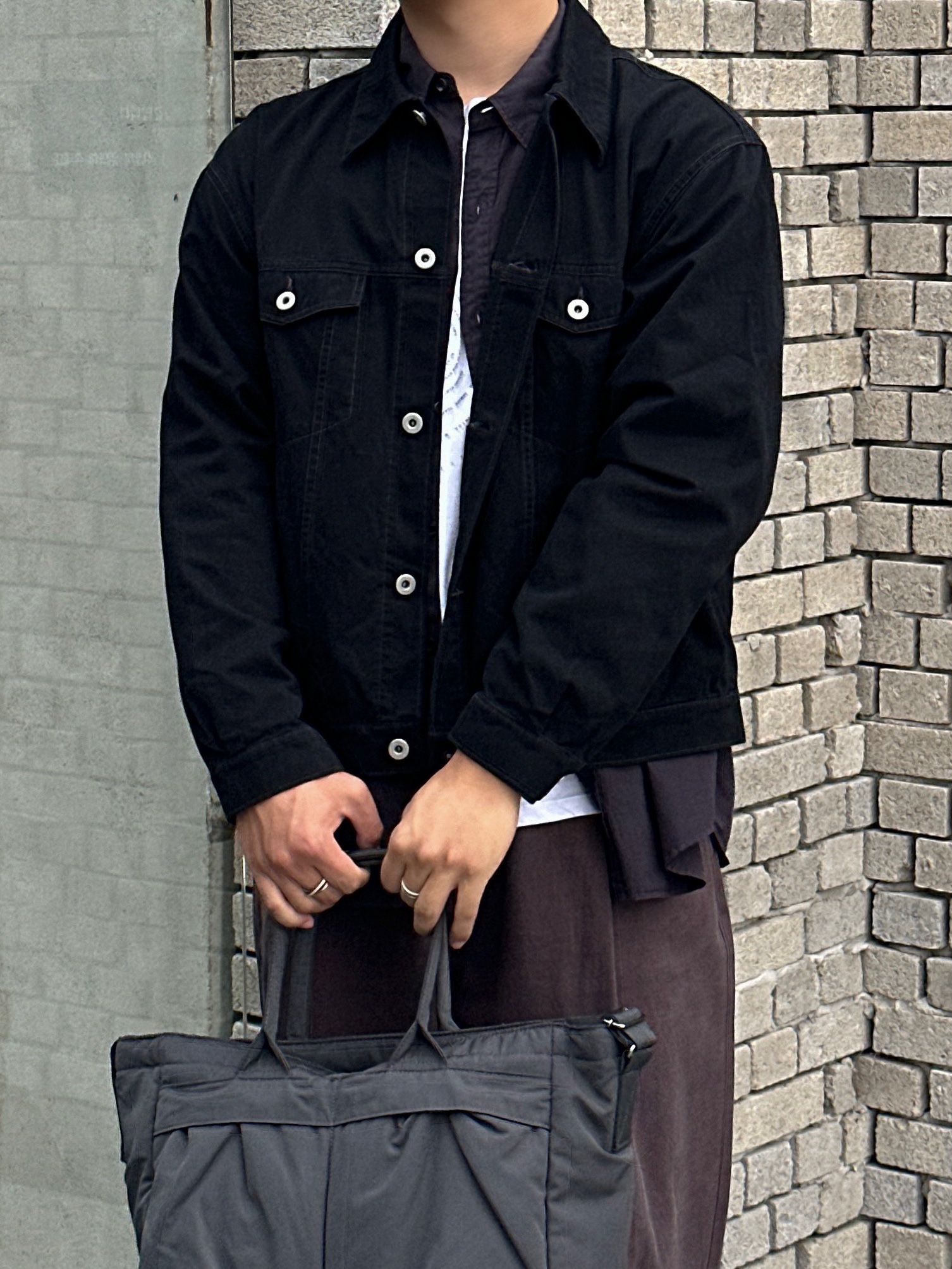 Polyteru Human Index Index Trucker Jacket Black, Uniqlo 2-Way Utility Bag Gray 착용 스타일 - 4