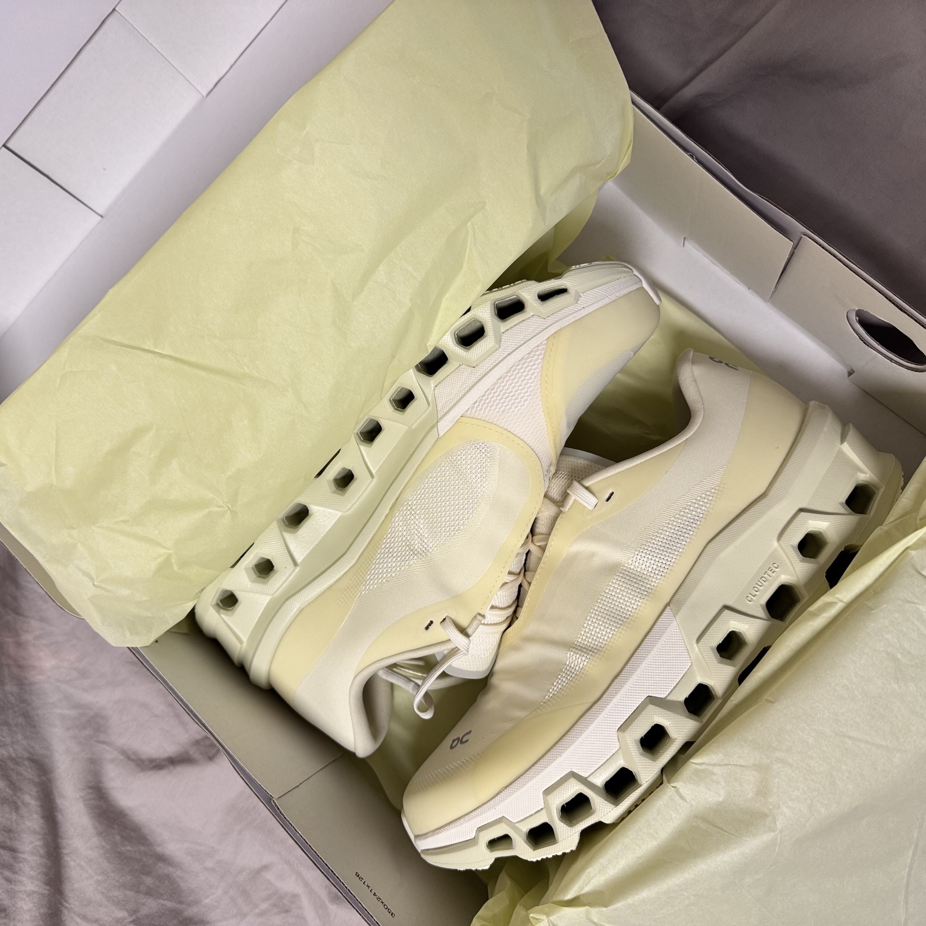 On Running x Post Archive Faction (Paf) Cloudmonster 2 Seedling White 착용 스타일 - 3