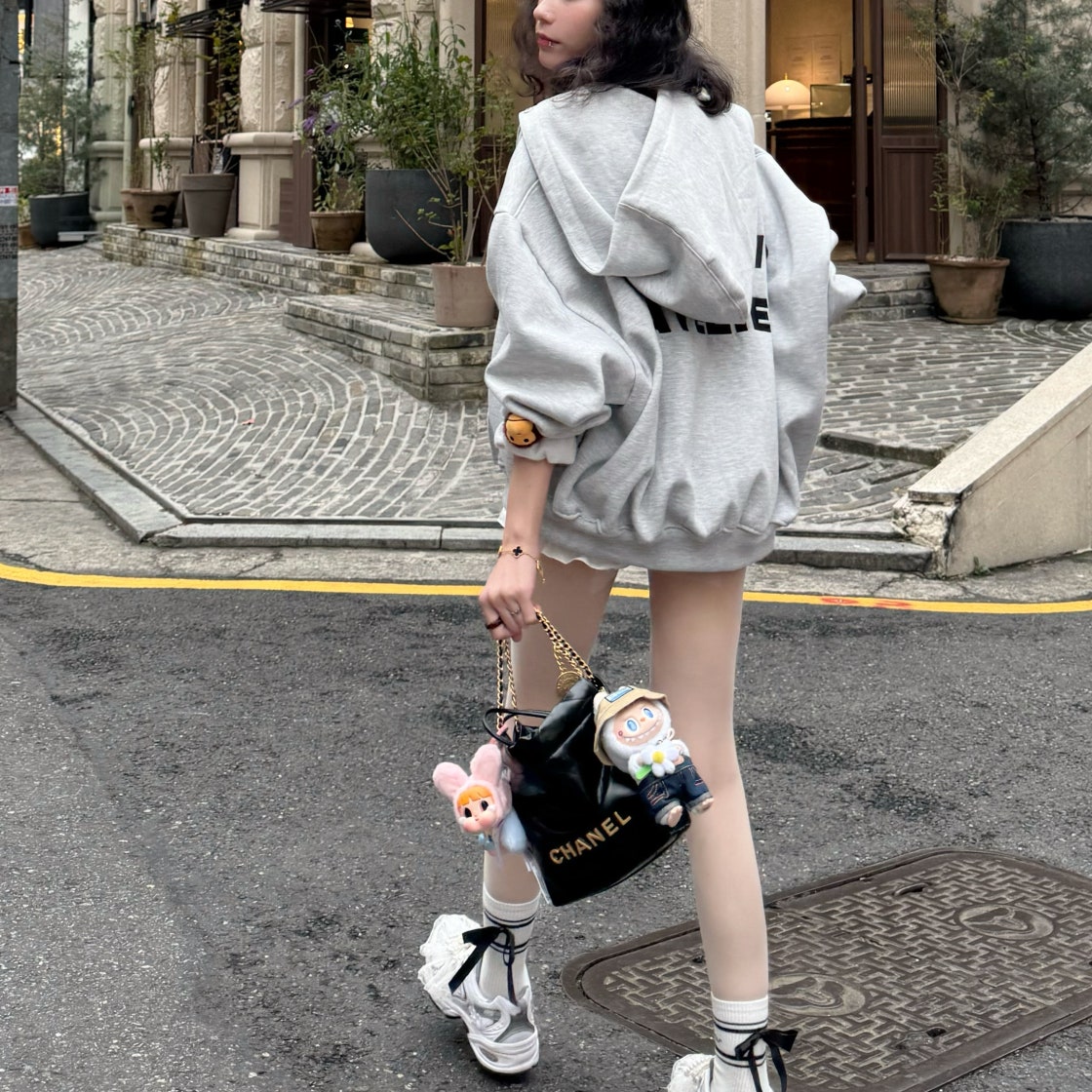 CHANELシャネルフラワープリント フレアスカート ホワイト/ブラック シャネル（CHANEL）新作バッグ【2021秋冬】｜ファッション｜ELLE