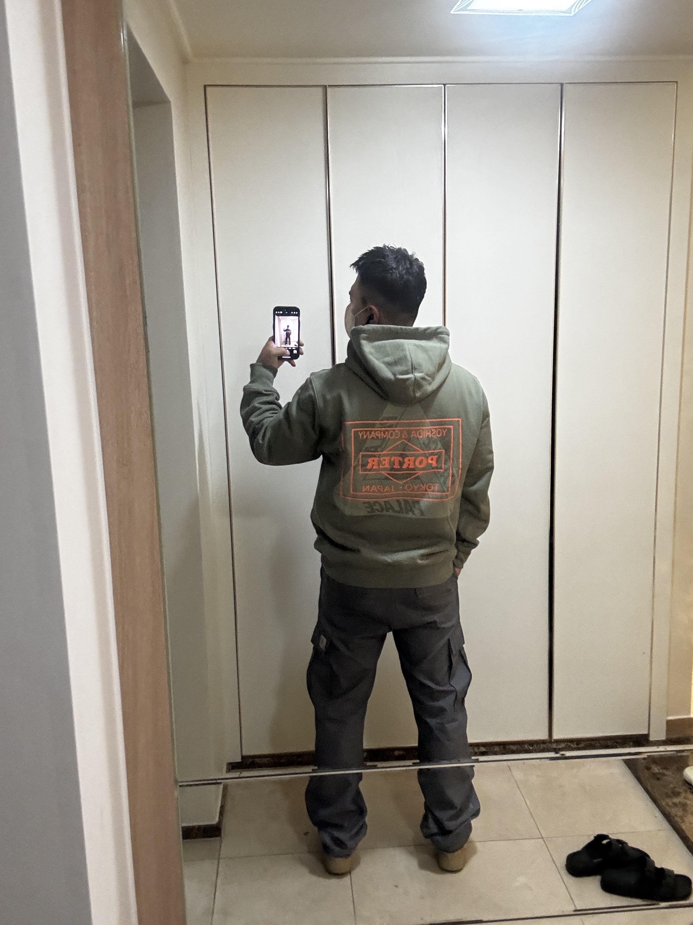 Palace x Porter Hoodie Olive - 24FW, Nike x Billie Eilish Air Force 1 Low '07 SP Mushroom 착용 스타일 - 4