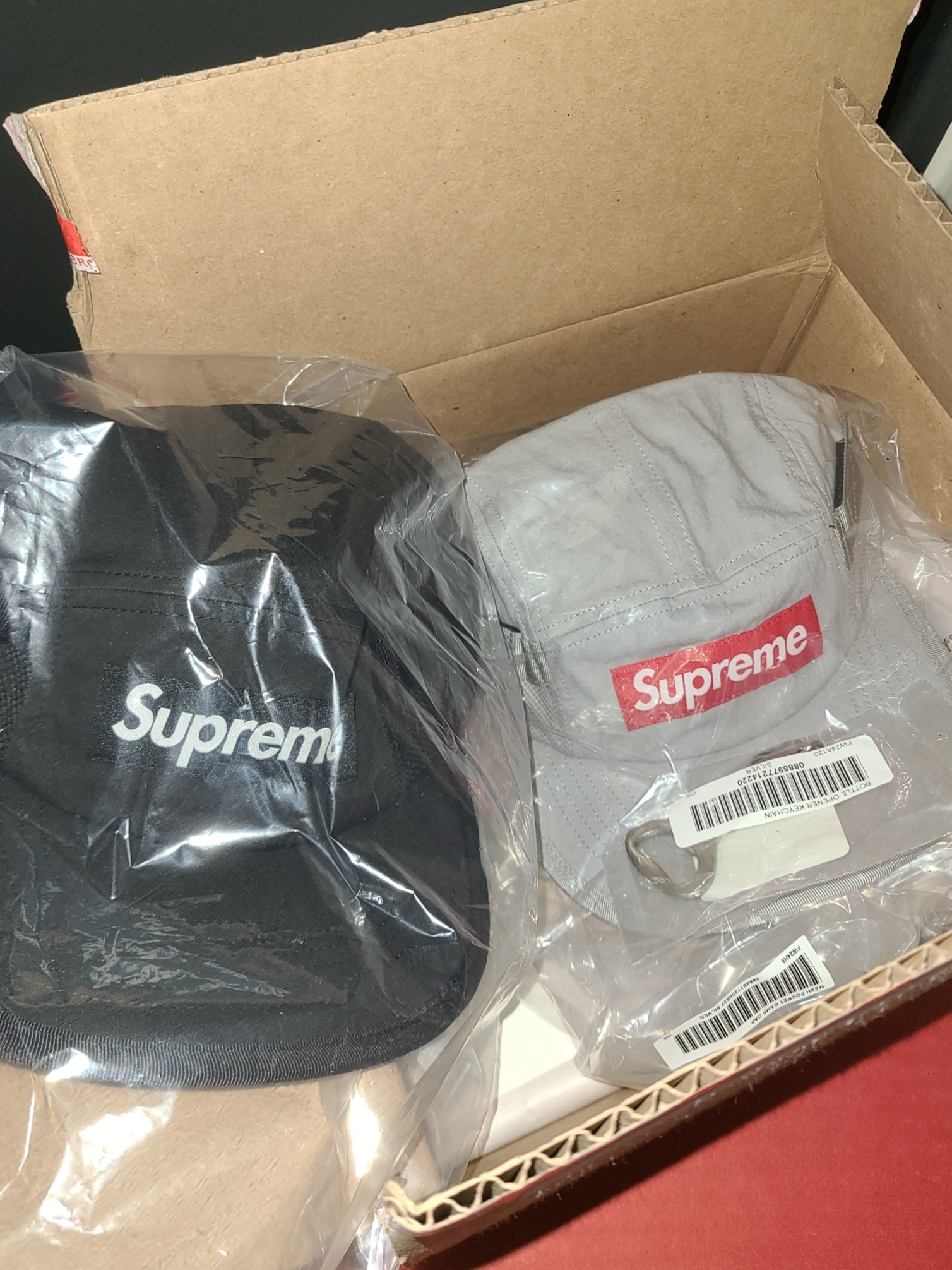 Supreme Mesh Pocket Camp Cap Silver - 24FW, Supreme Mesh Pocket Camp Cap Black - 24FW 착용 스타일