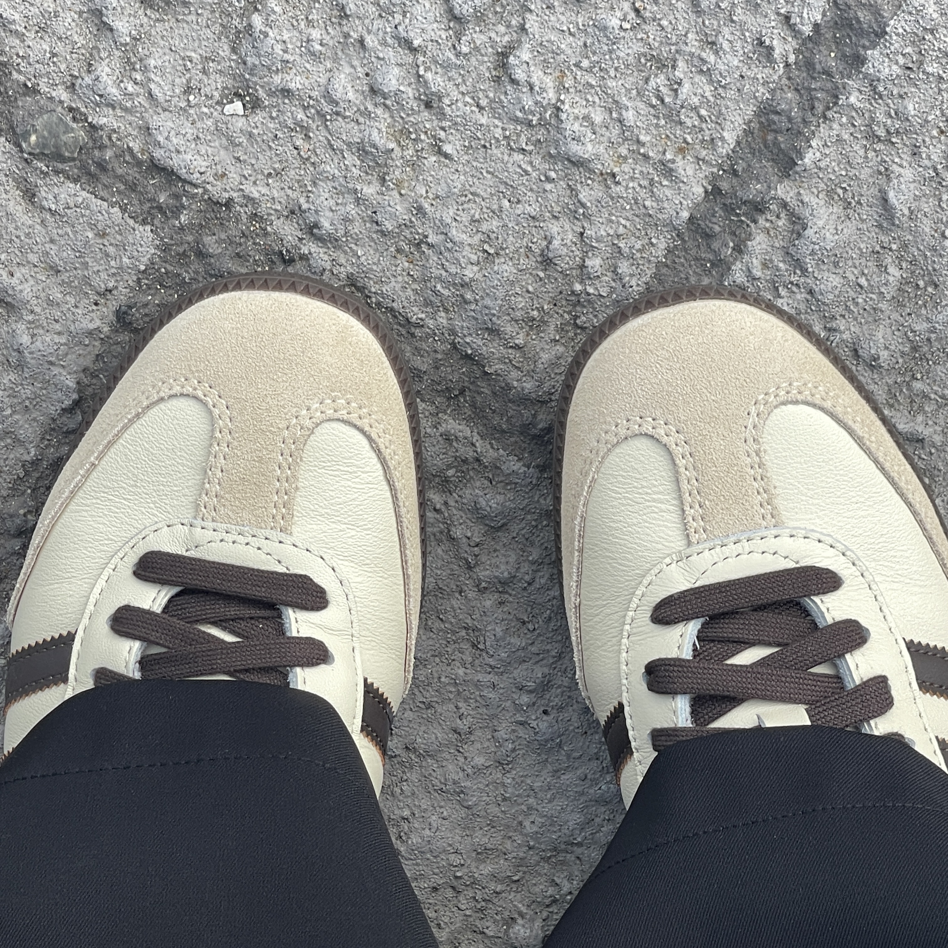 Adidas Samba OG Cream White Dark Brown 착용 스타일