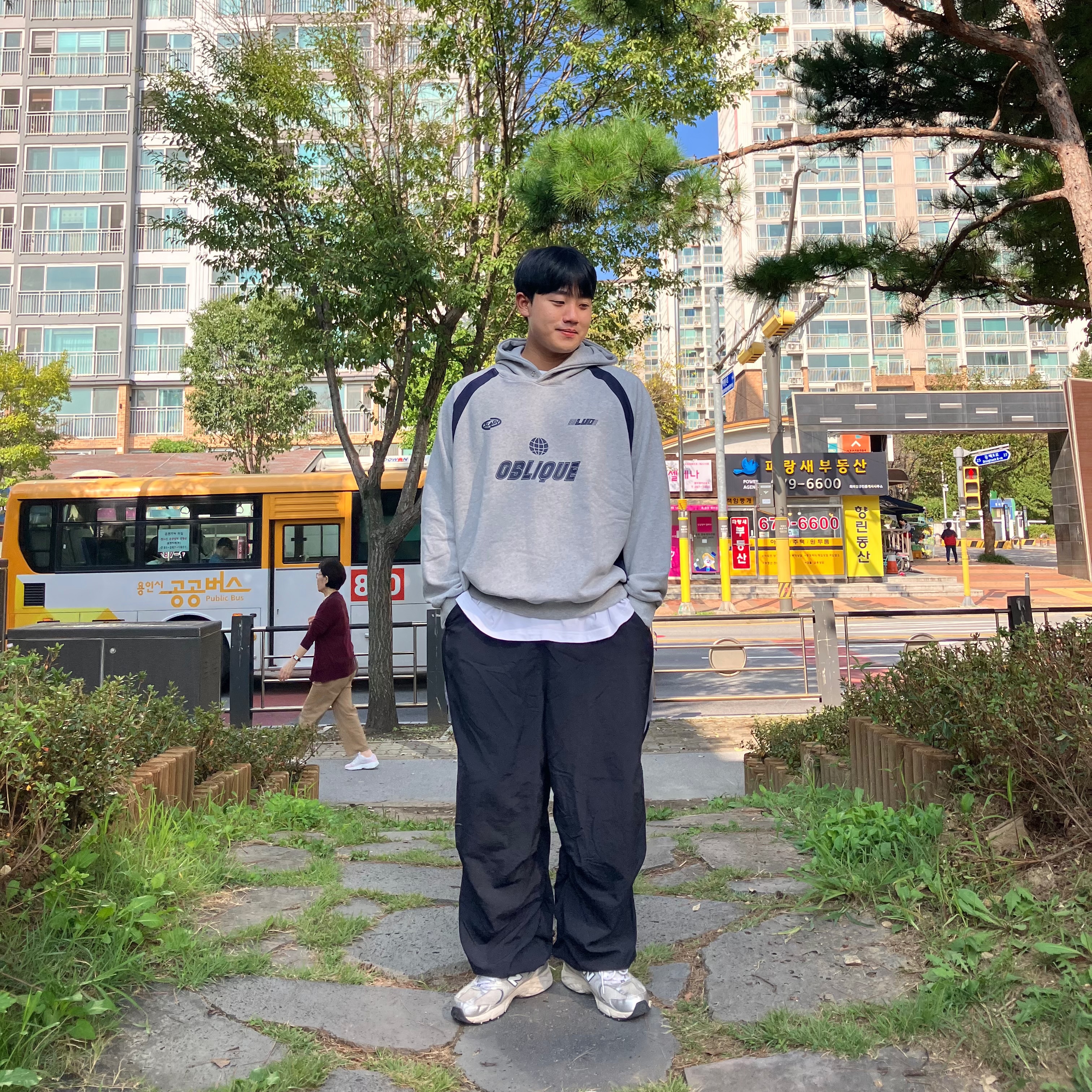New Balance 530 Steel Grey 착용 스타일 - 3