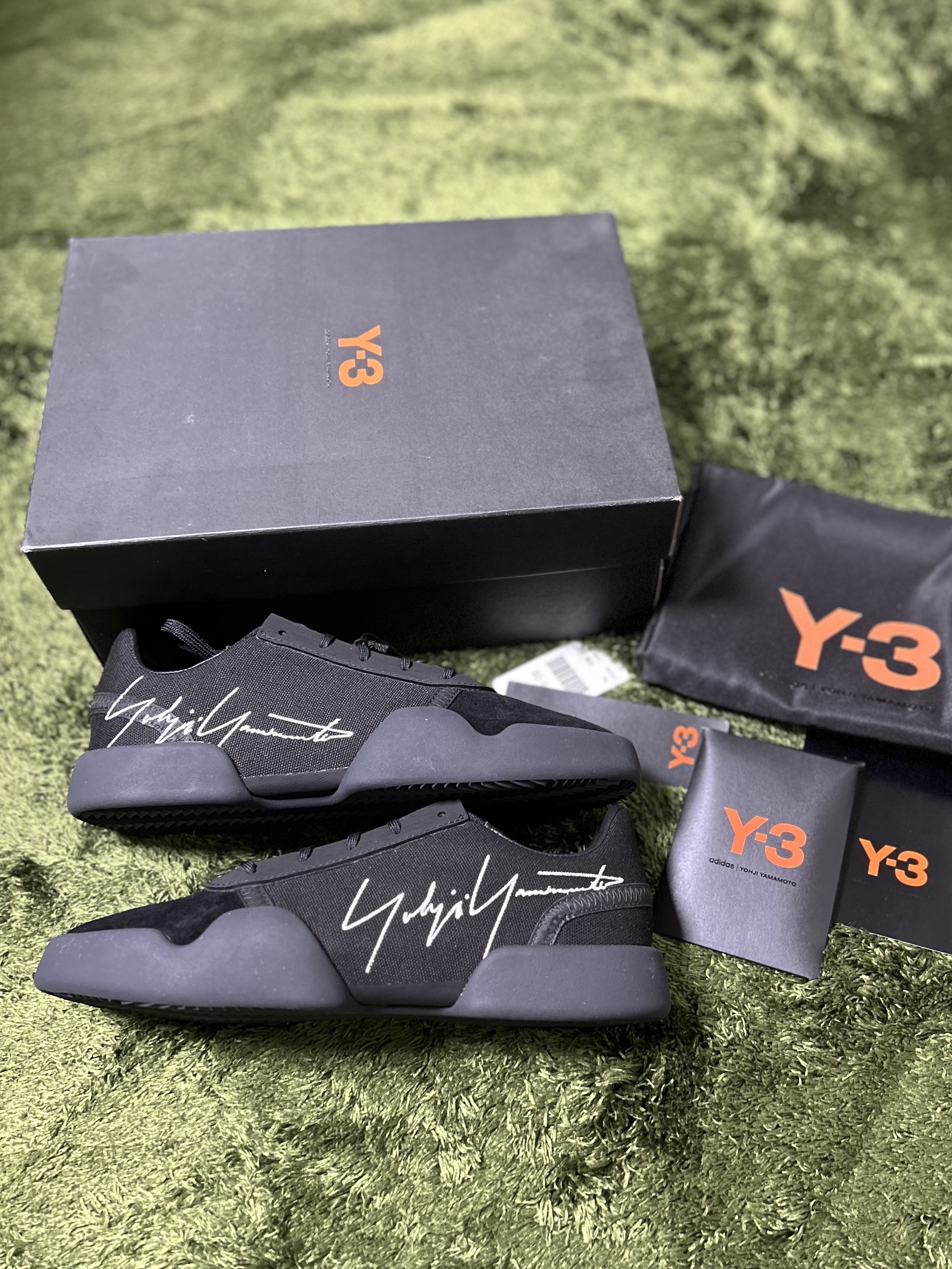 Y-3 Yunu Black Cloud White 착용 스타일 - 1