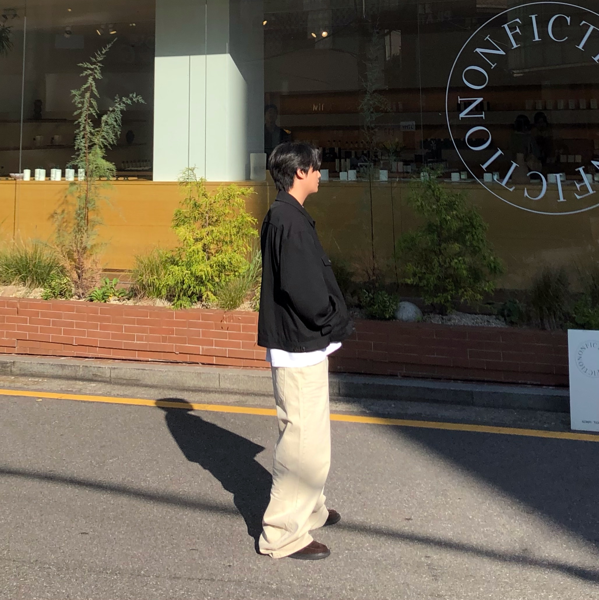 STU Loose Fit Denim Pants Sand, STU Suede Peny Loafers Brown 착용 스타일 - 5