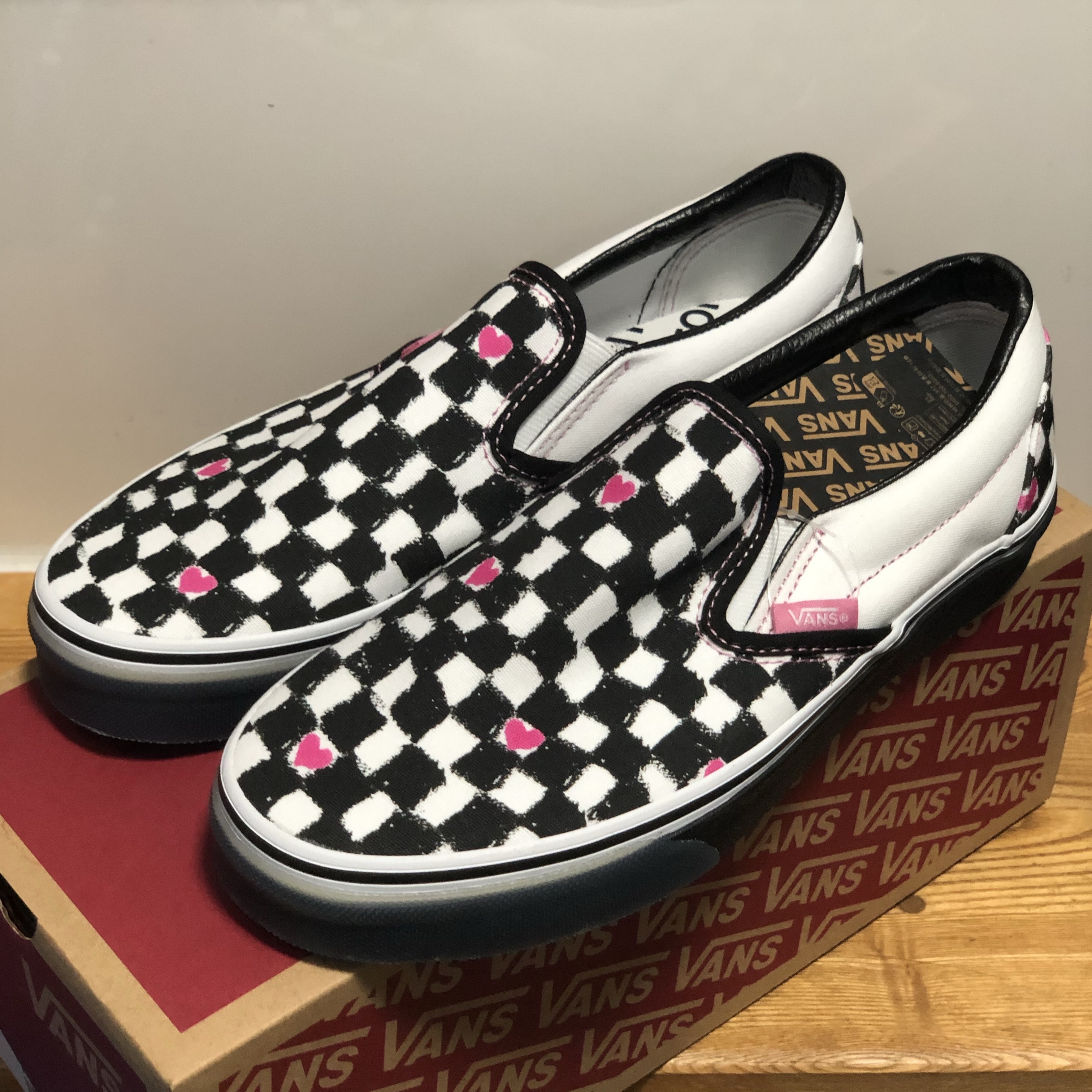 Vans x The Museum Visitor Classic Slip-On Checkerboard Black True White 착용 스타일